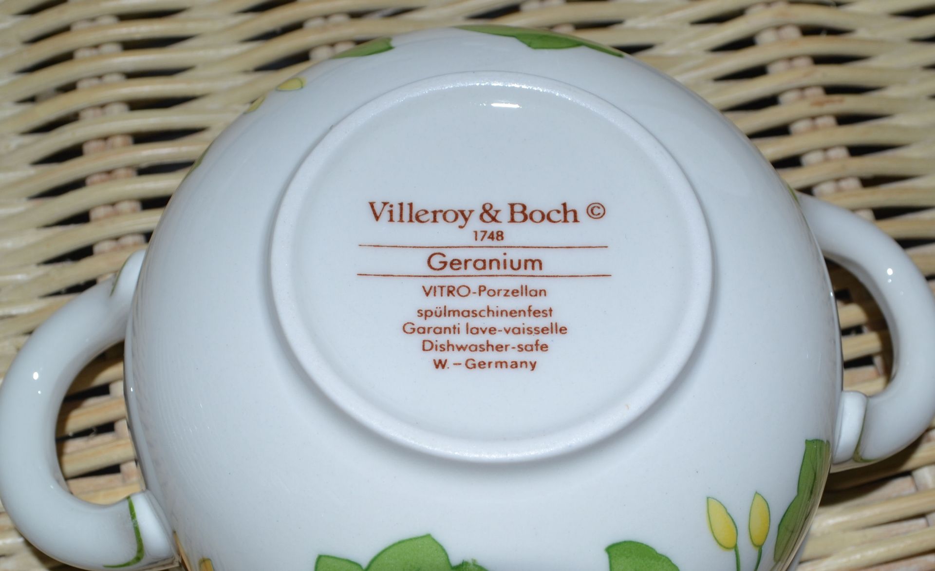 Villeroy & Boch Geranium Tea Service - 42 Pieces - AE013 - CL007 - Location: Altrincham WA14 NO VAT - Image 16 of 20