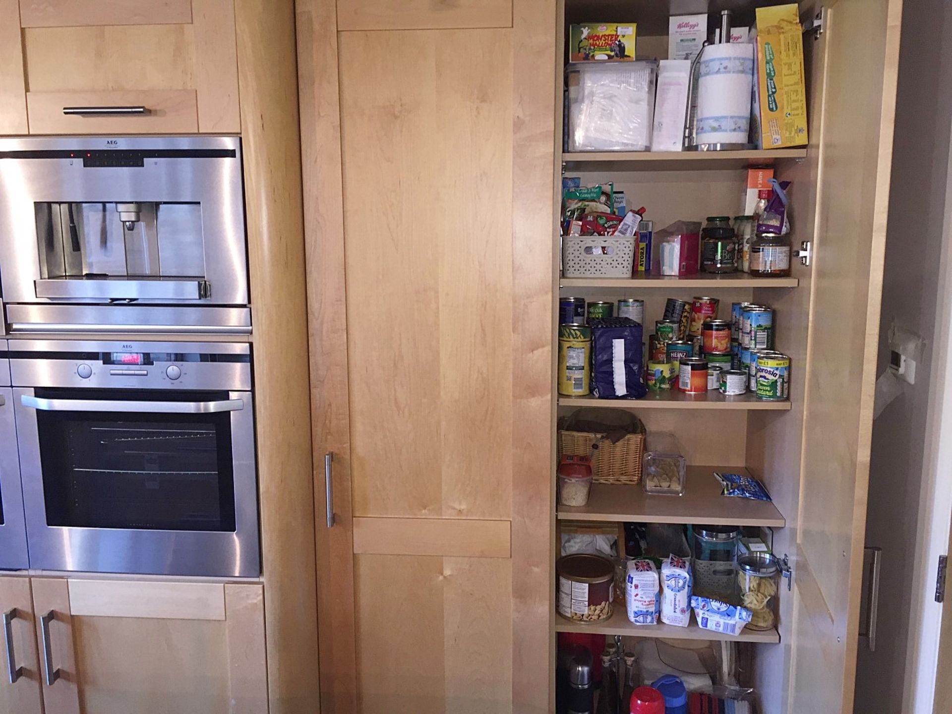 1 x Immaculate Fitted Johnson & Johnson Kitchen With Solid Maple Shaker Style Doors, Granite - Image 25 of 81