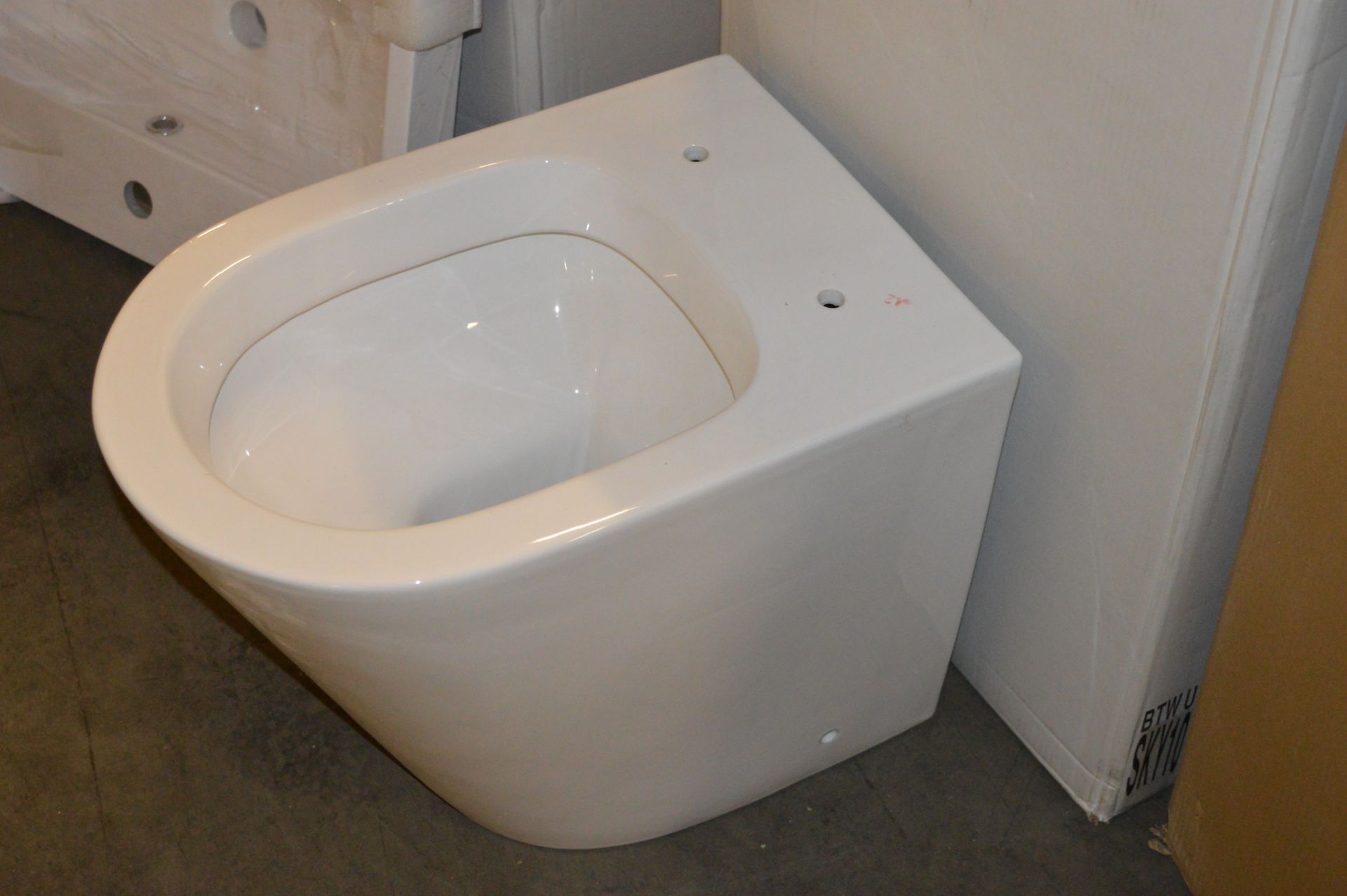 1 x Mode Planet White Gloss Bathroom Suite - Includes 600mm Vanity Soft Close Drawer Unit With - Image 4 of 14