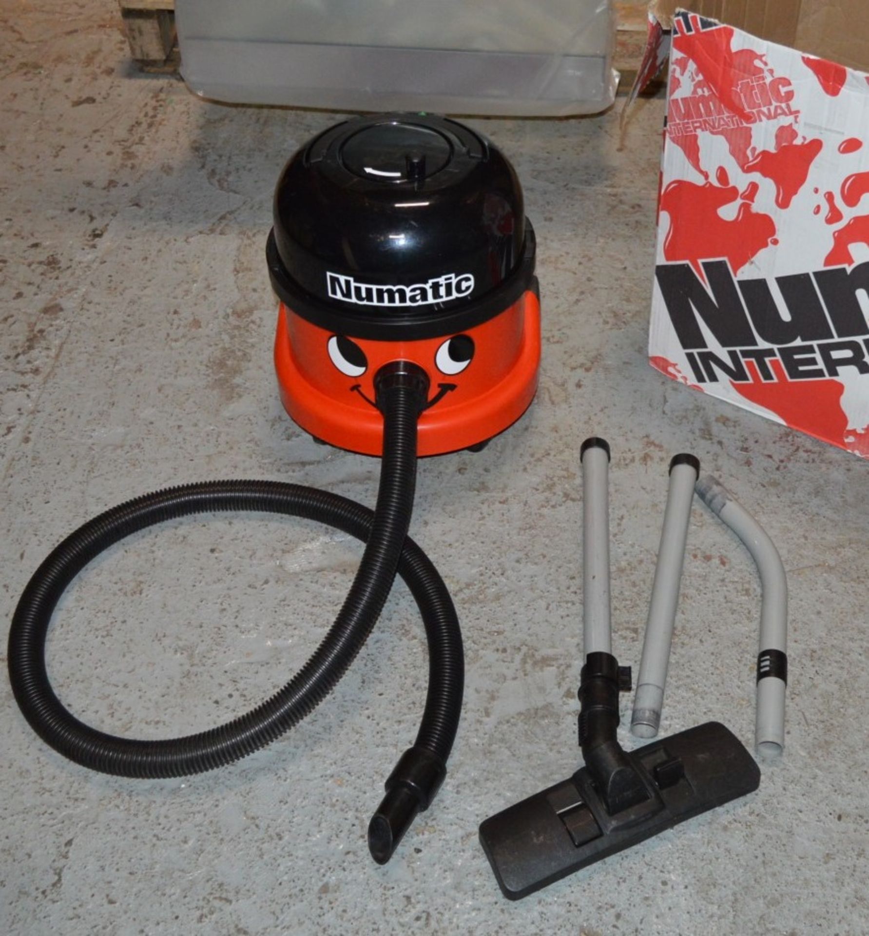 1 x Numatic NRV20021 620W Commercial Vacuum Cleaner - 9 Litre Capacity - CL010 - Good Working