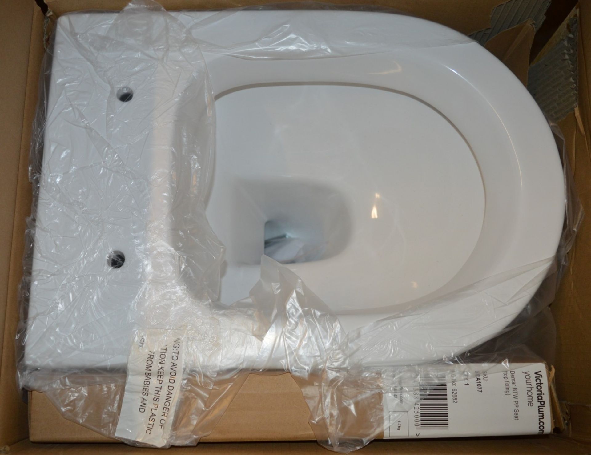 1 x Demar BTW Toilet Pan Including Toilet Seat - Unused Stock - CL190 - Ref BR124 - Location: Bolton - Image 3 of 3