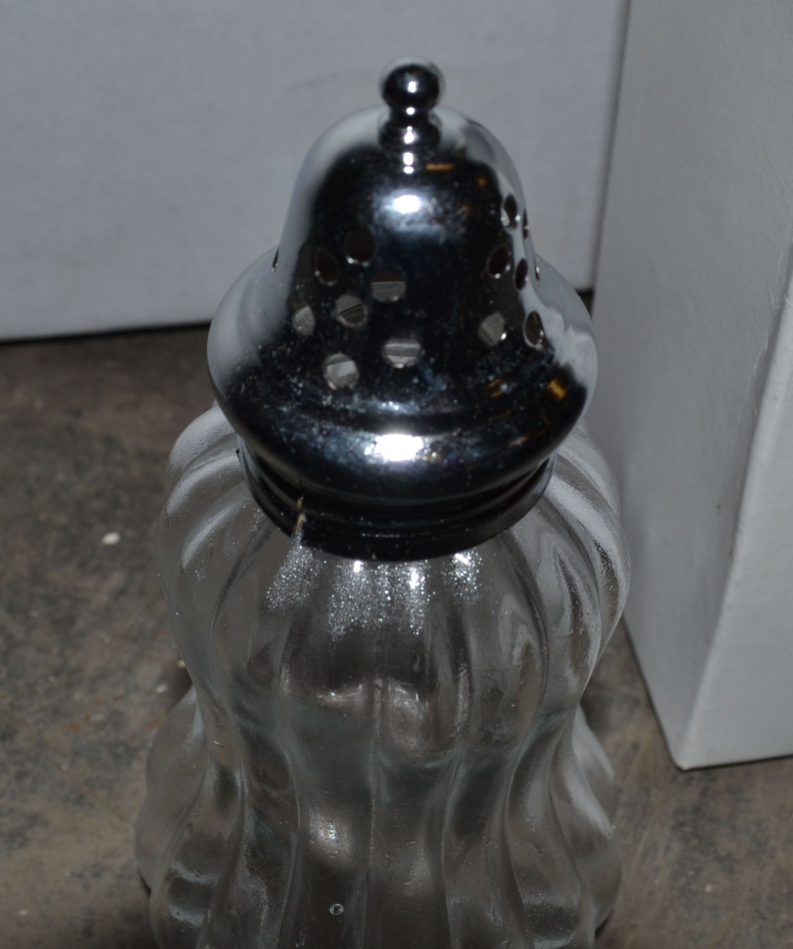 24 x Glass Sugar Shaker with Silver Coloured Top - Ref: FJC014 - CL124 - Location: Bolton - Image 4 of 4