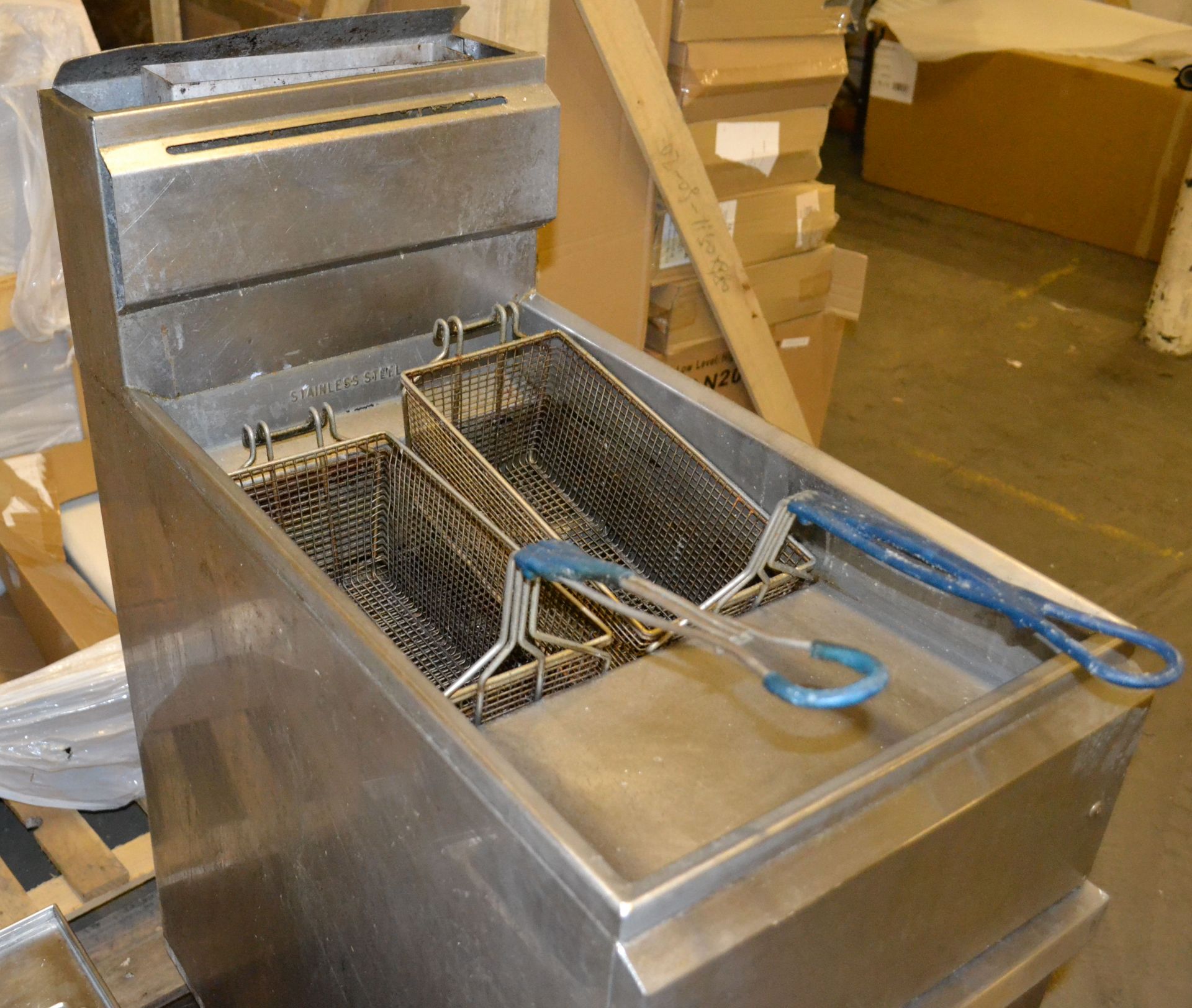 1 x Elite IFS-40 Free Standing Twin Basket Gas Fryer - Ref: FJC009 - CL124 - Location: Bolton - Image 2 of 6