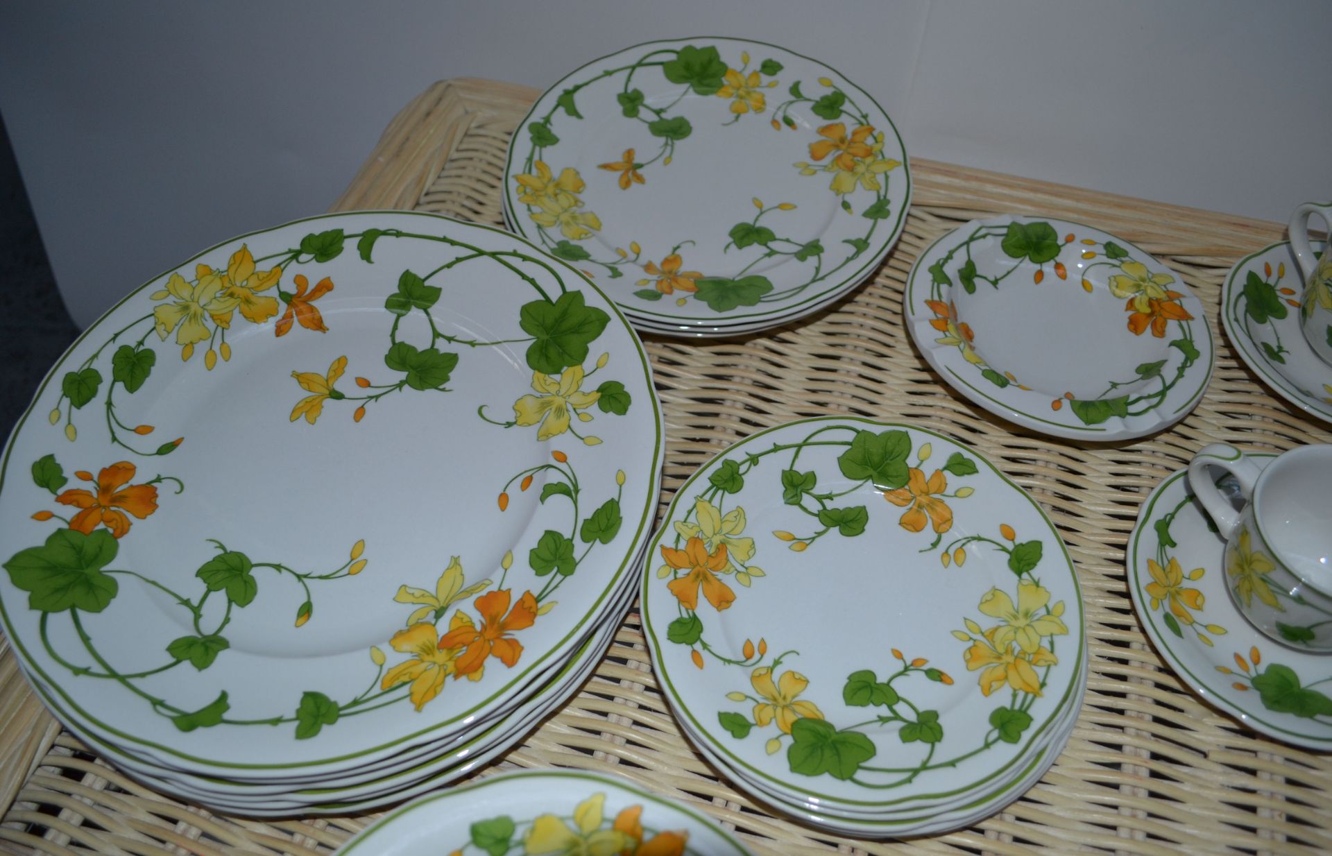 Villeroy & Boch Geranium Tea Service - 42 Pieces - AE013 - CL007 - Location: Altrincham WA14 NO VAT - Image 10 of 20