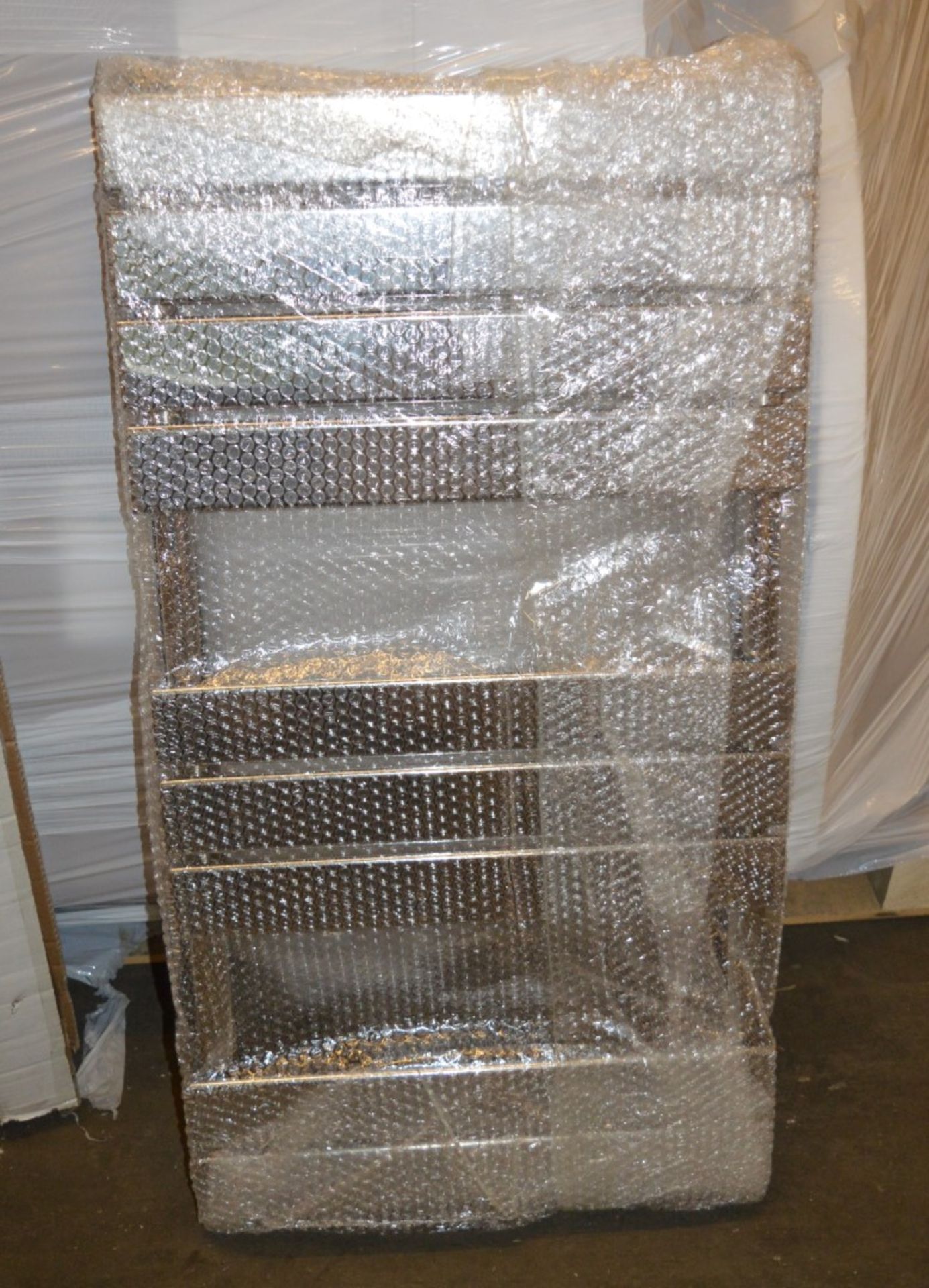 1 x Signelle Heated Towel Radiator - Unused Sealed Stock - 950x500mm - CL190 - Ref BR129 - Location: - Image 3 of 3
