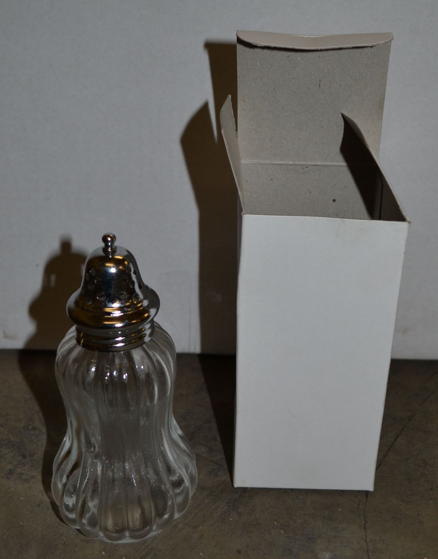 24 x Glass Sugar Shaker with Silver Coloured Top - Ref: FJC014 - CL124 - Location: Bolton - Image 2 of 4