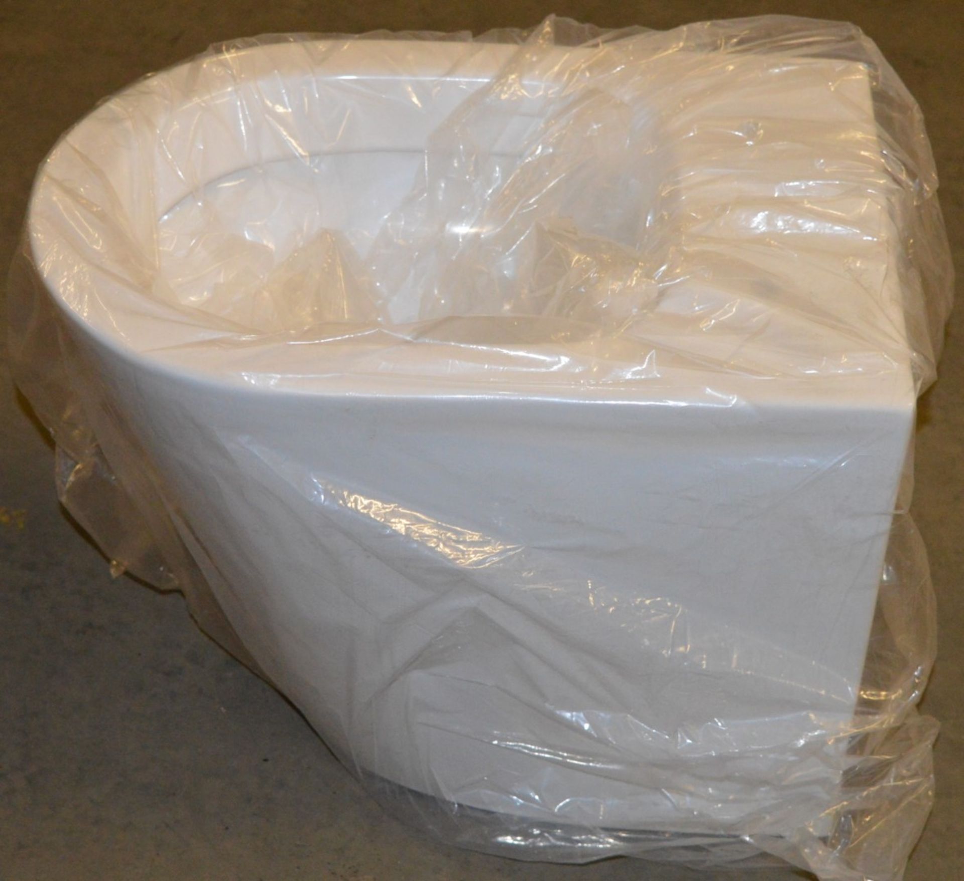 1 x Demar BTW Toilet Pan Including Toilet Seat - Unused Stock - CL190 - Ref BR089 - Location: Bolton - Image 2 of 6