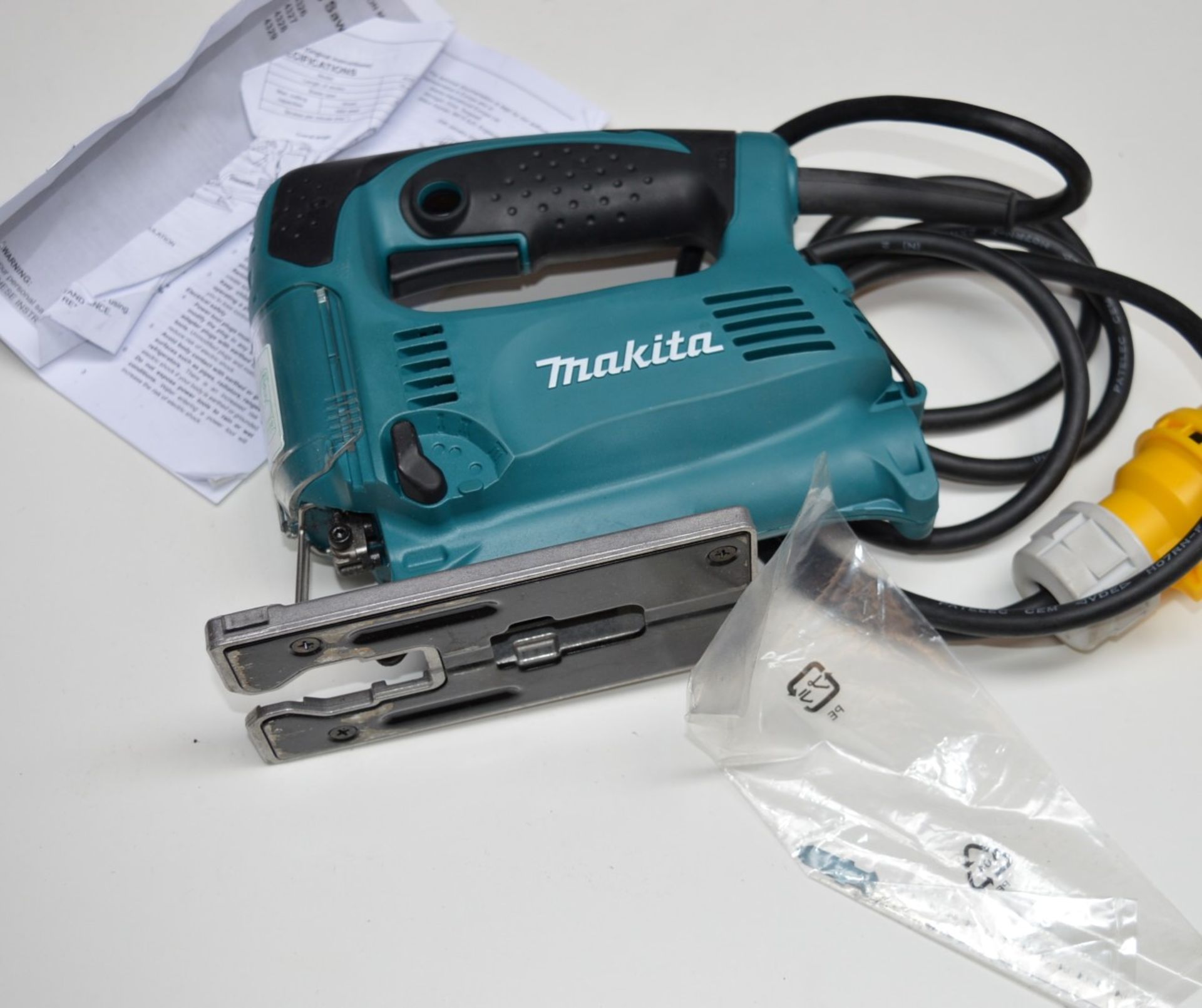1 x Makita 4329 Professional Variable-Speed Corded Jigsaw 1100V - Boxed With Instructions - Hardly - Image 3 of 3
