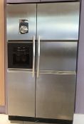 1 x Whirlpool American Fridge / Freezer - Width 90 x Depth 80 x Height 177cm - Preowned In Good