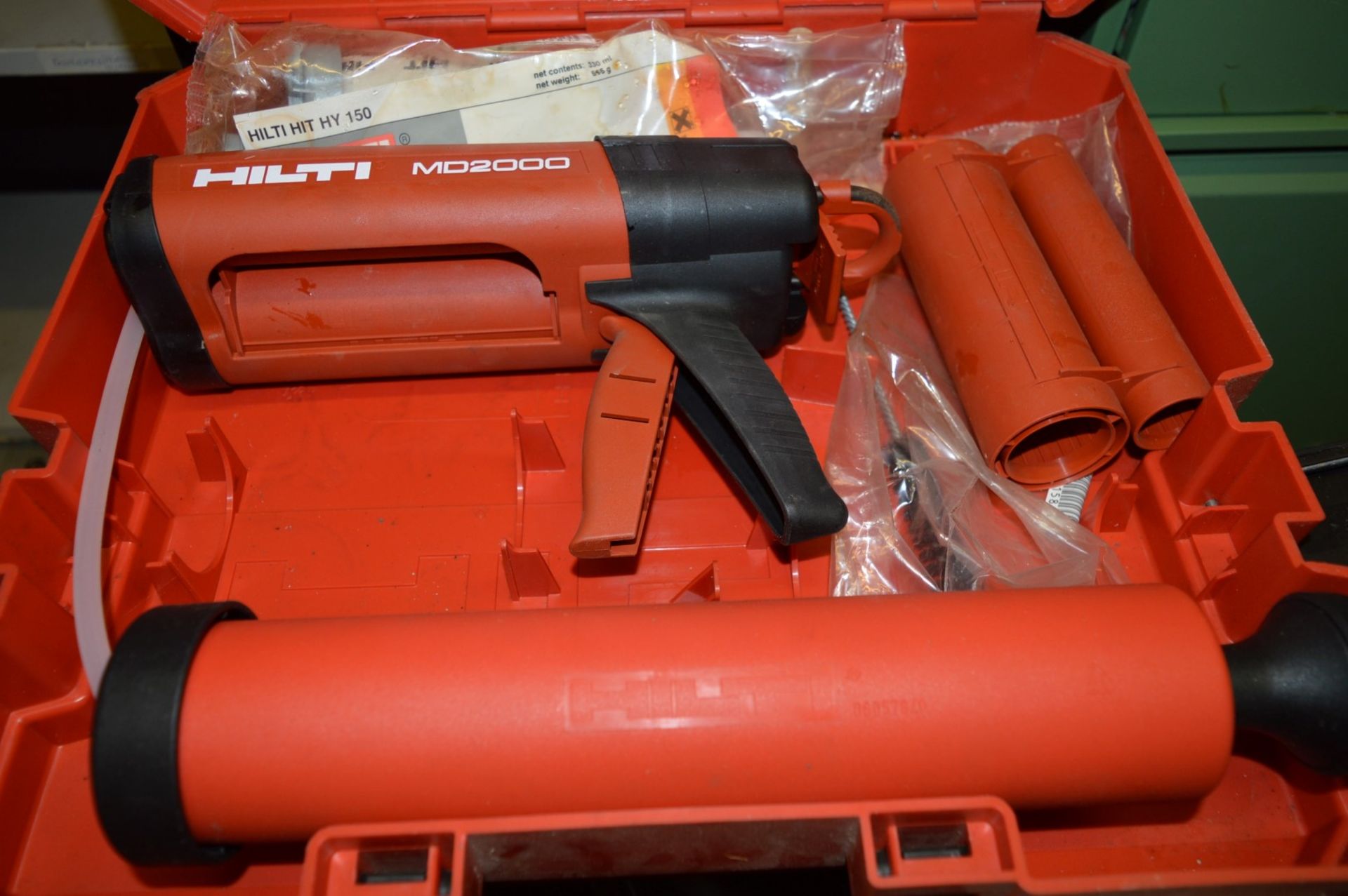 1 x Hilti MD2000 Manual HIT Adhesive Dispenser With Case, Accessories and HIT-HY 150 Pack - Ref: - Image 5 of 7