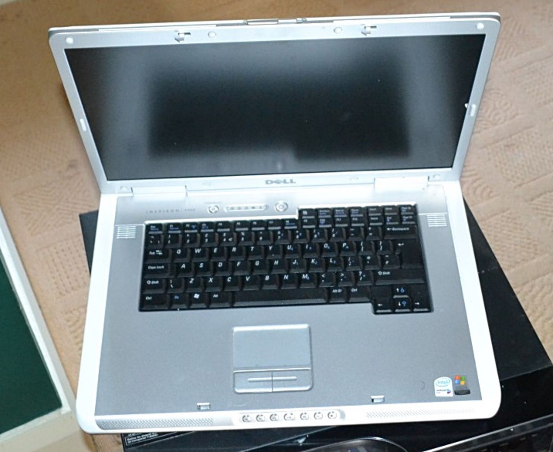1 x Dell Inspiron 9400 17" Laptop With PSU **No Hard Drive** Preowned In Good Condition - Ref: