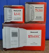 3 x Assorted Honeywell Thermostatic Items - Unused & Boxed - Ref: KH227 / SHD - CL168 - Location:
