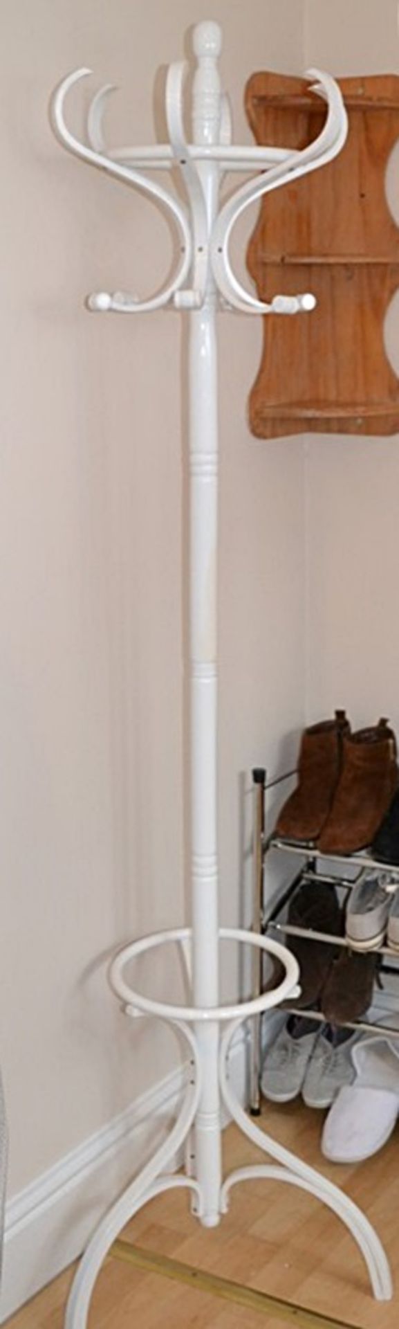 1 x Coat Stand In White - From A Clean Manor House Environment In Good Condition - Dimensions: