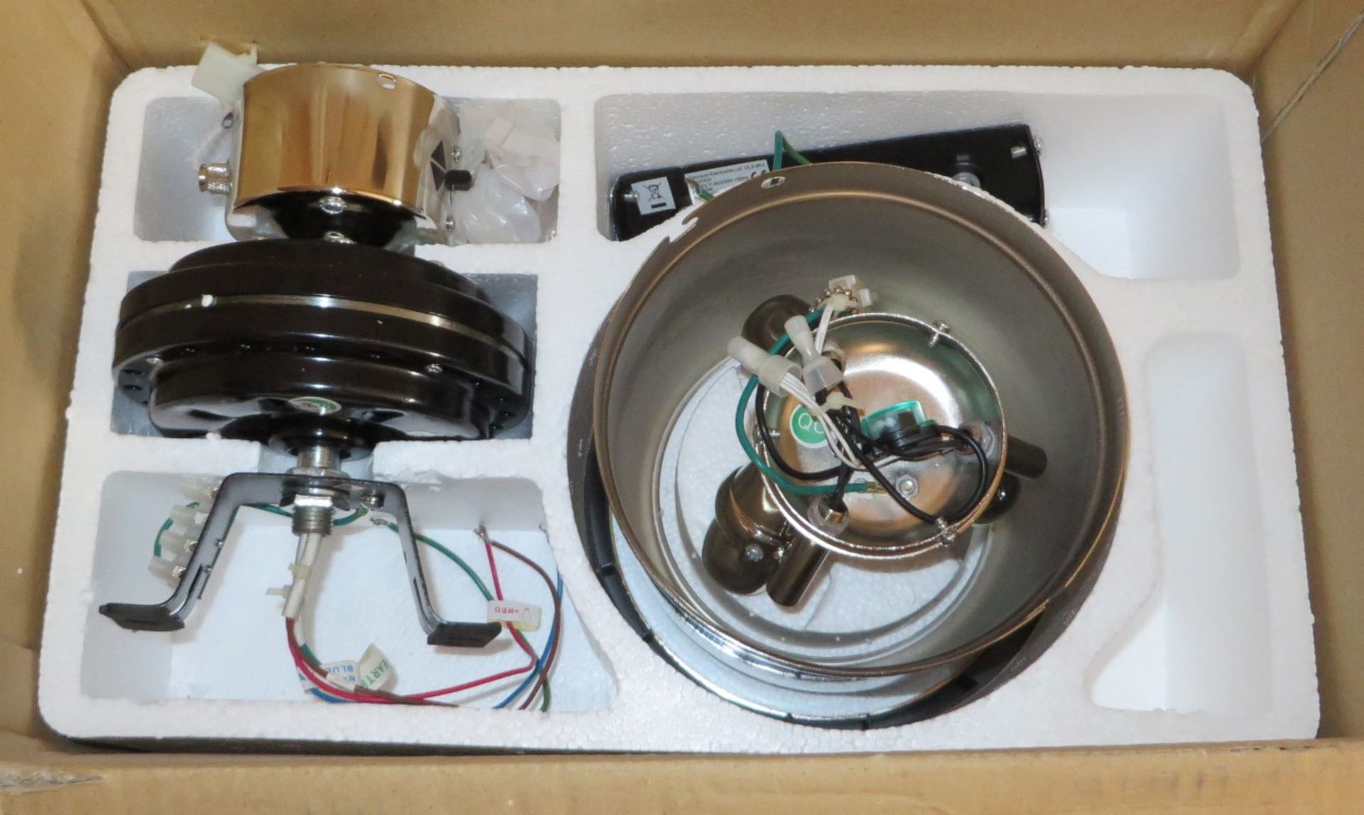 1 x Cyclone Ceiling Fan With Triple Halogen Light Kit - 106cm/42" - Unsued, In Original Box - Ref: - Image 5 of 5