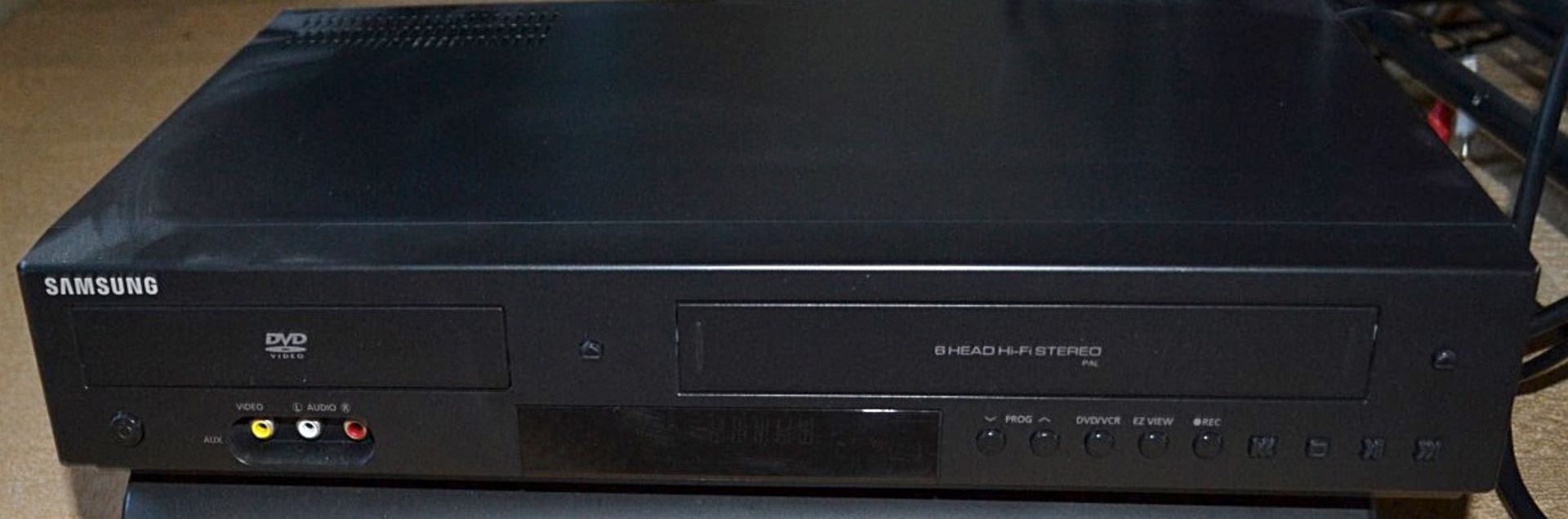 1 x SAMSUNG DVD / Video Combi - Preowned In Good Condition - Ref: KHF231 / BAR - Location: