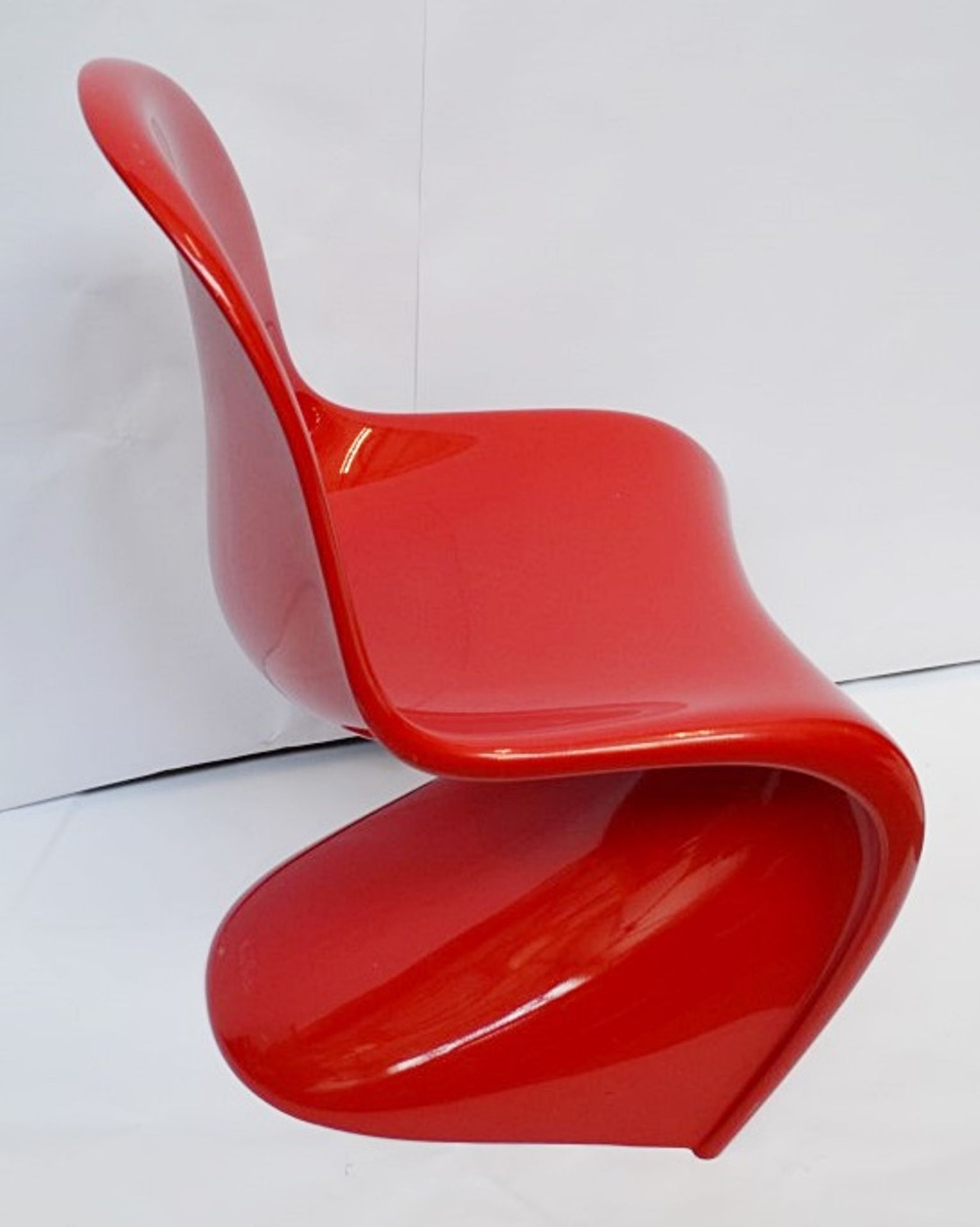 1 x VITRA Panton Chair In Classic Red - Measurements: W50 x D60 x H83cm, Seat Height: 41cm - - Image 4 of 8