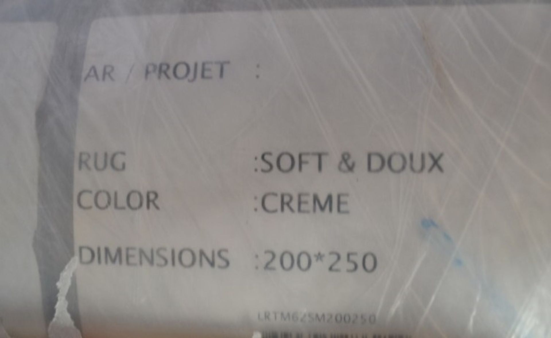 1 x LIGNE ROSET Soft Et Doux Crème Rug (Soft And Gentle Rug) - Dimensions: 250x200cm *Listing - Image 4 of 7