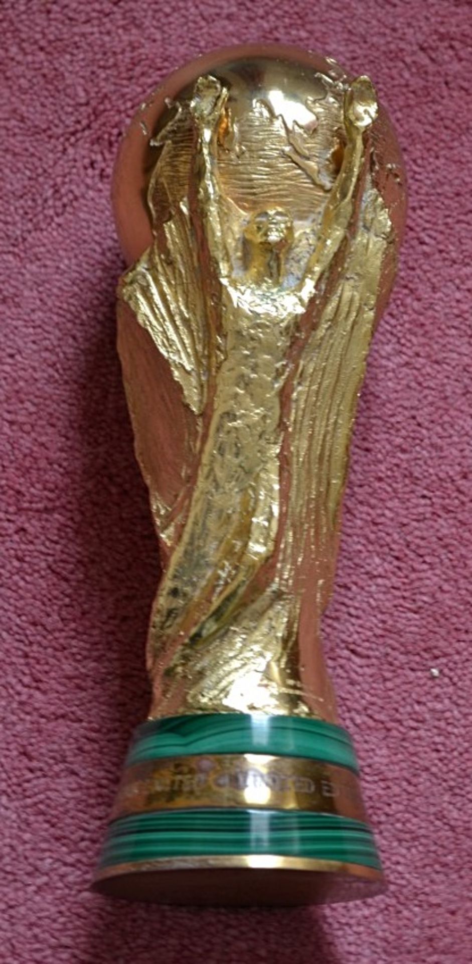 1 x Official World Cup 1:1.3 Scale 27cm Replica By Gerrard & Co. - Gold Plated - No.8 Of Only 10 - Image 4 of 16