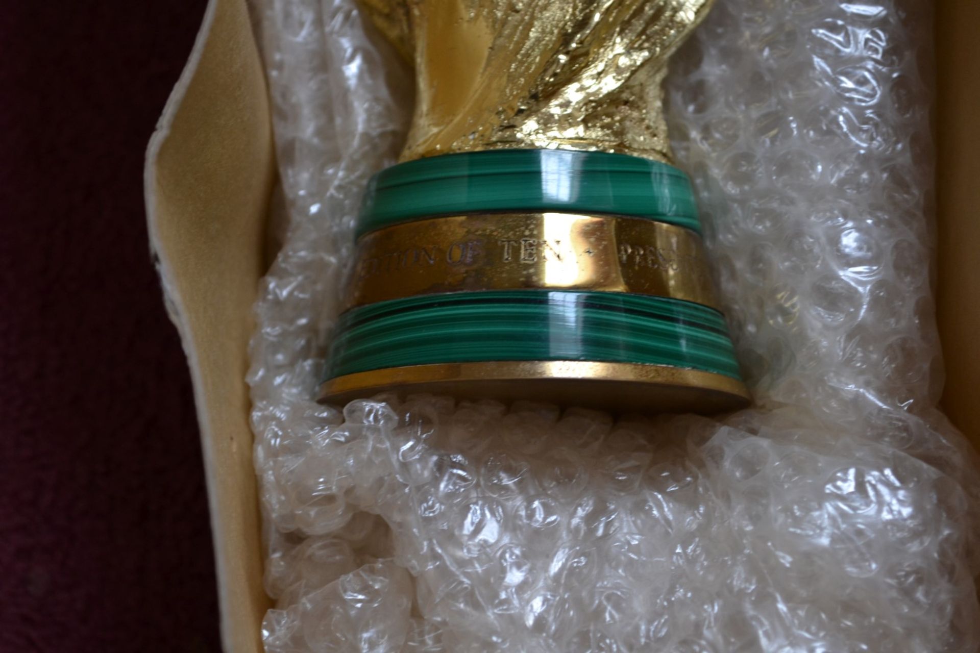 1 x Official World Cup 1:1.3 Scale 27cm Replica By Gerrard & Co. - Gold Plated - No.8 Of Only 10 - Image 14 of 16