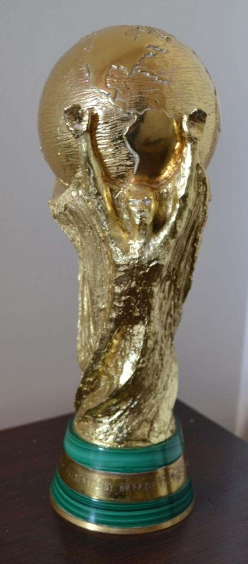 1 x Official World Cup 1:1.3 Scale 27cm Replica By Gerrard & Co. - Gold Plated - No.8 Of Only 10 - Image 8 of 16