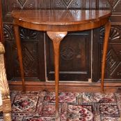 1 x Antique Solid Wood Half Circle Console Table - From A Grade II Listed Hall In Good Condition -