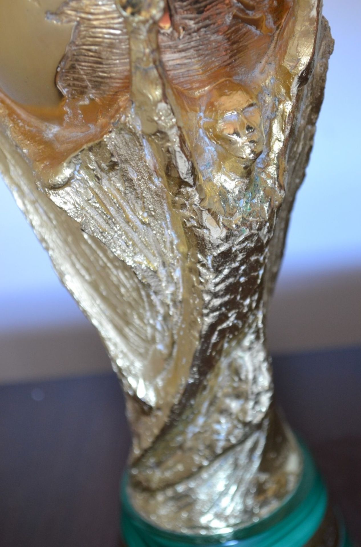 1 x Official World Cup 1:1.3 Scale 27cm Replica By Gerrard & Co. - Gold Plated - No.8 Of Only 10 - Image 9 of 16