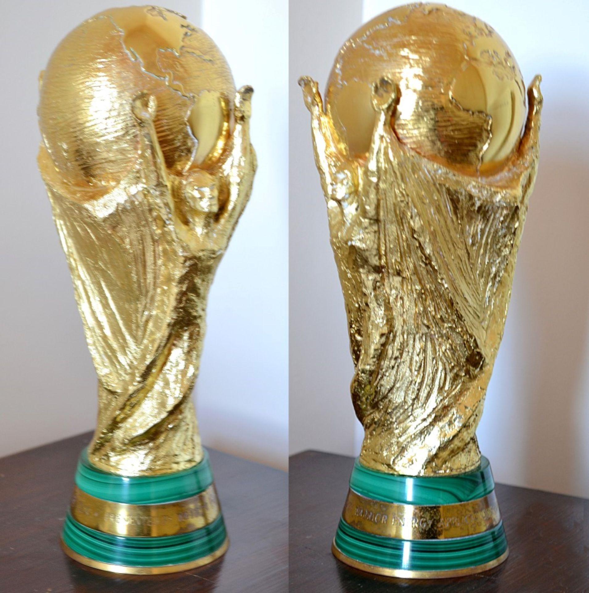 1 x Official World Cup 1:1.3 Scale 27cm Replica By Gerrard & Co. - Gold Plated - No.8 Of Only 10 - Image 2 of 16
