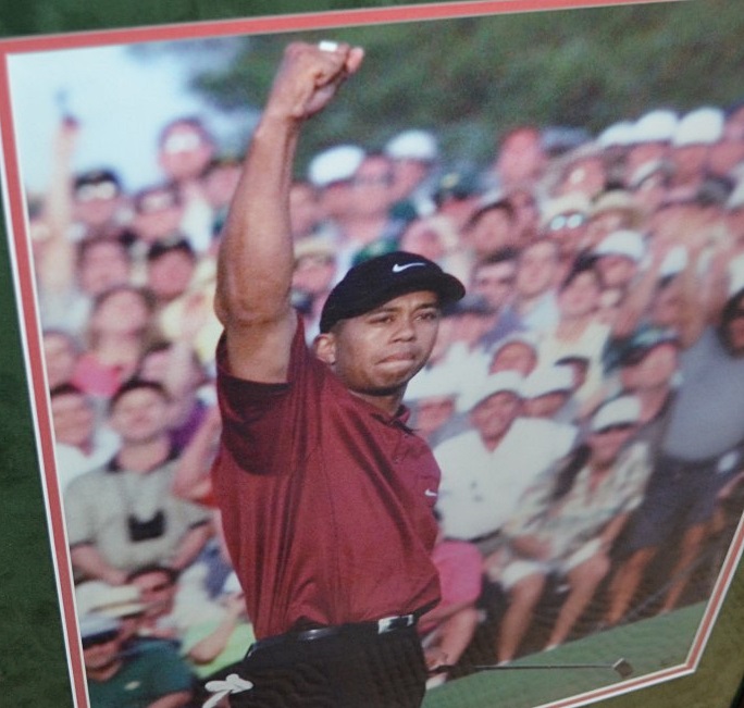 1 x Genuine Limited Edition Photograph Of Tiger Woods (Unsigned) - No. 177 of 500 - Guarantee Of - Image 2 of 7