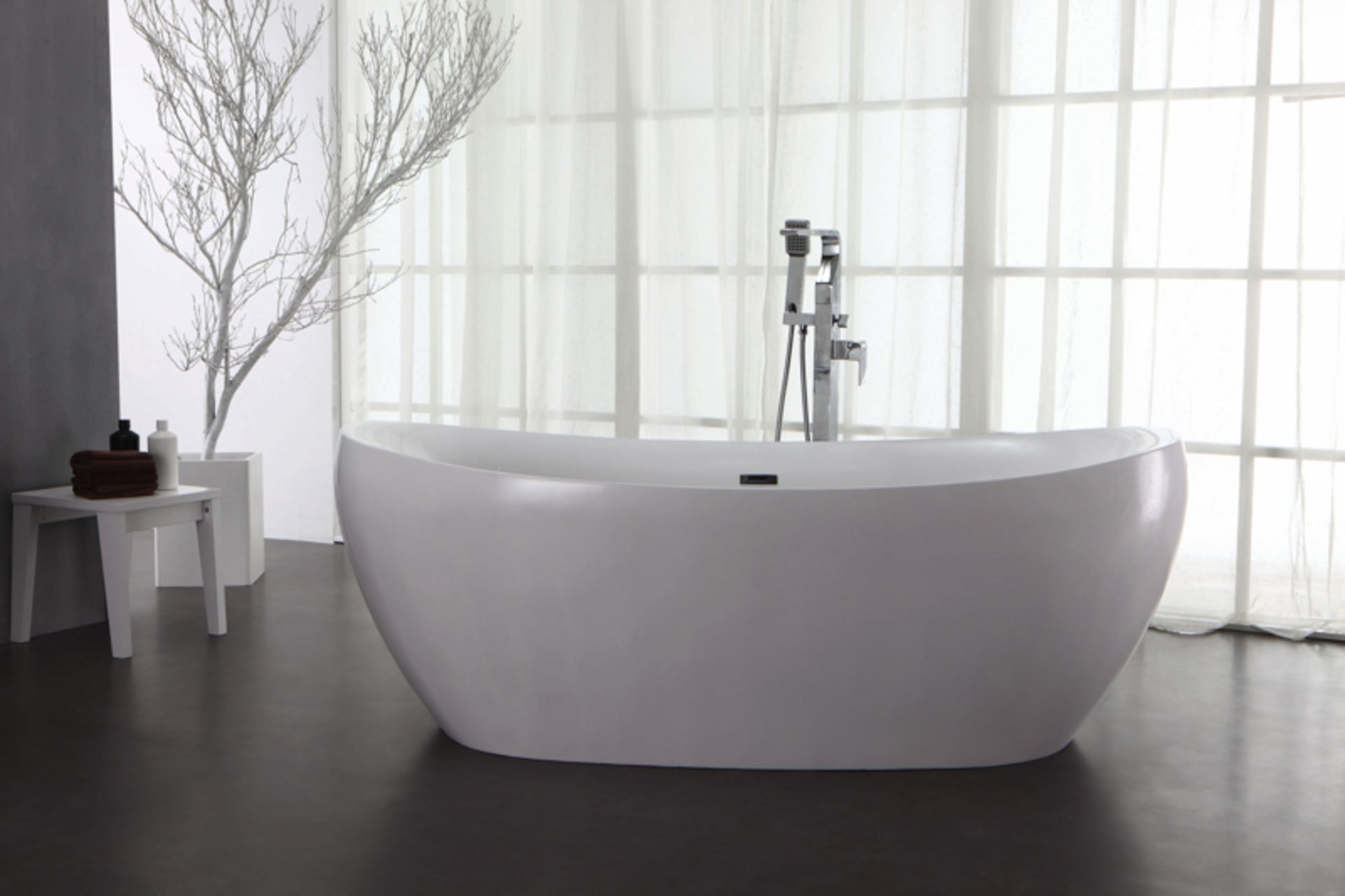 1 x MarbleTECH Serenity Bath - Image 2 of 5