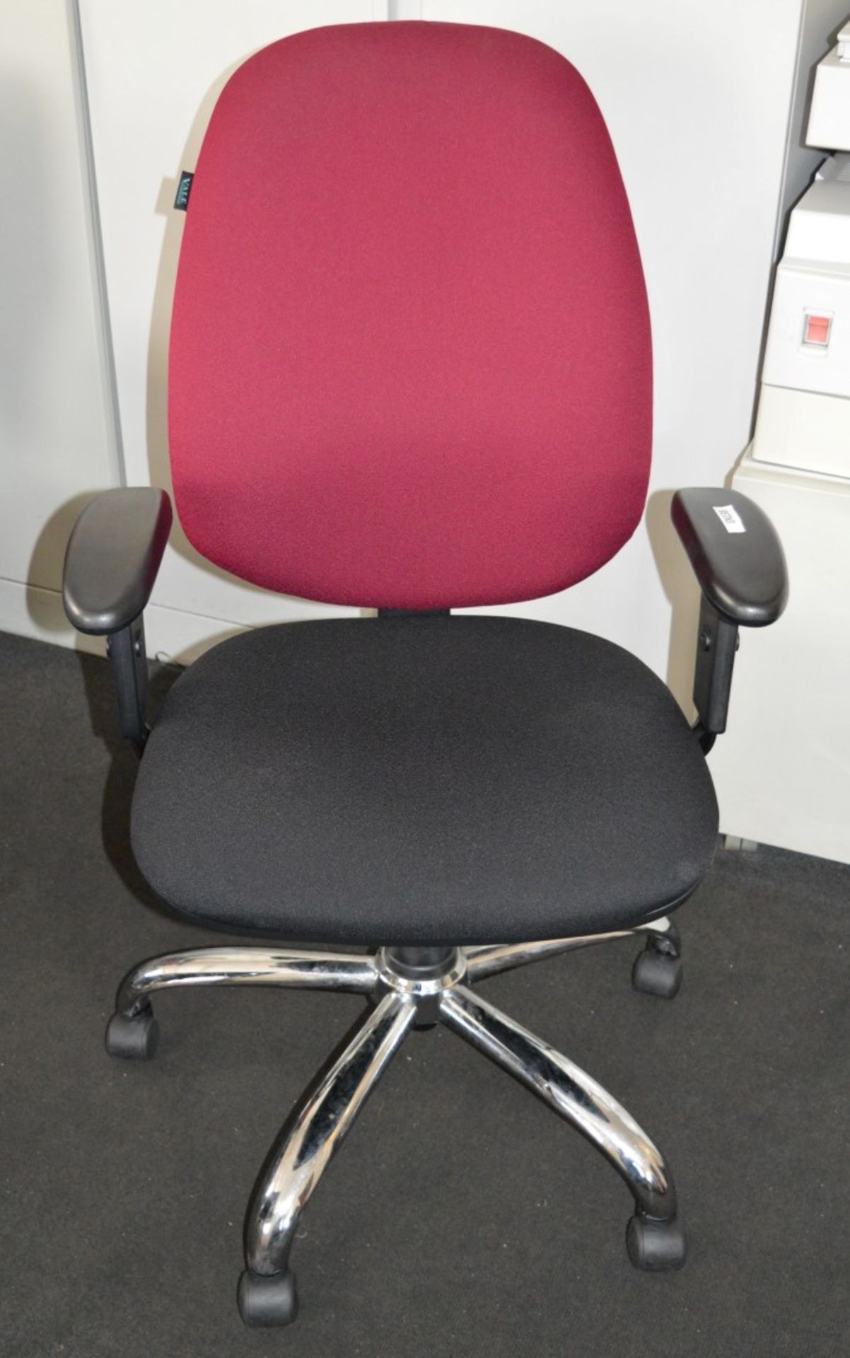 1 x Ergonomical Office Swivel Chair - Height and Tilt Adjustable - Hard Wearing Fabric With Chrome - Image 2 of 6