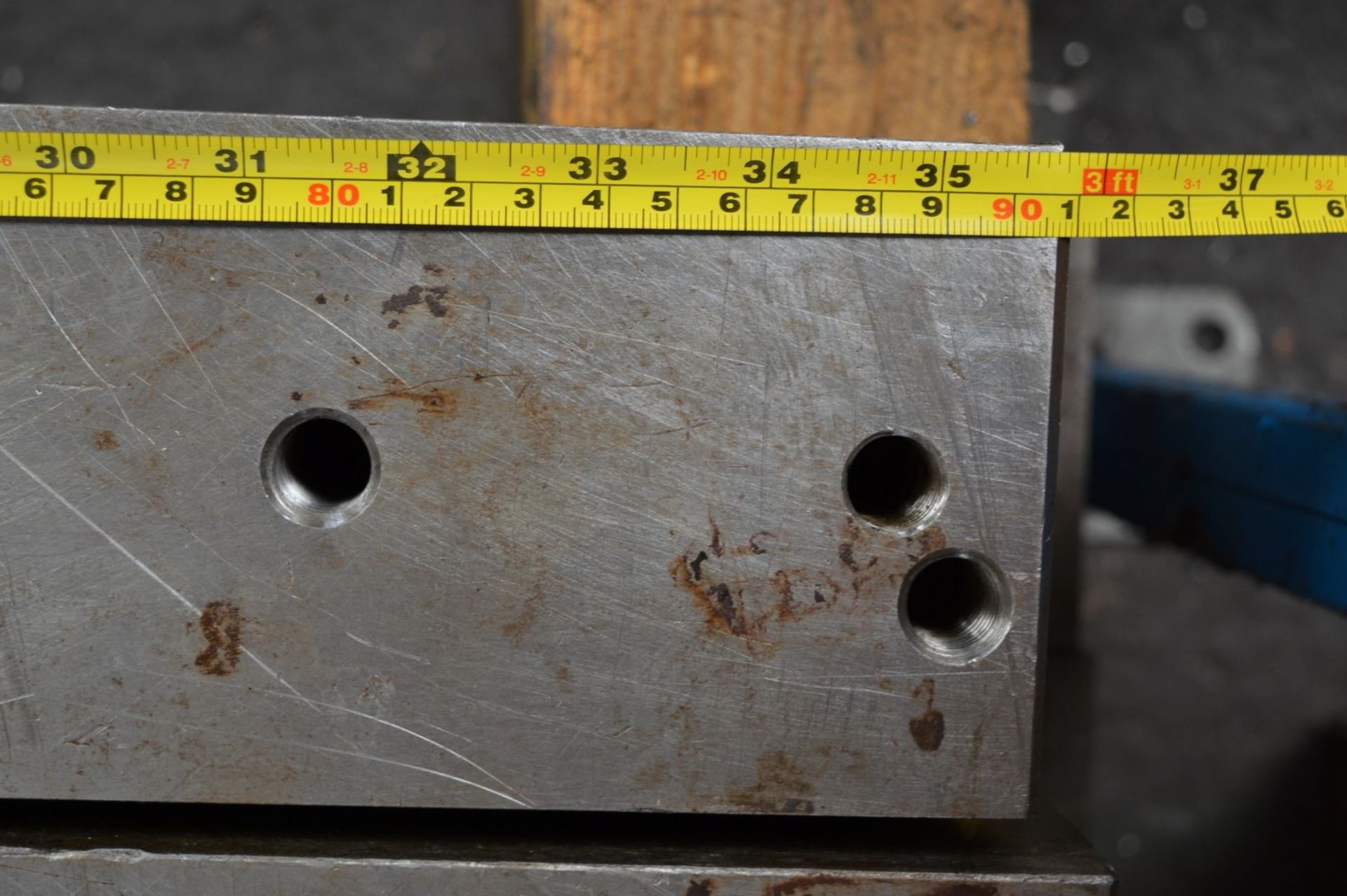 8 x Large Steel Blocks With Threaded Inserts - 91cm and 60cm in Length - CL202 - Ref EN256 Location: - Image 7 of 10