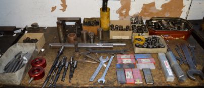 1 x Assorted Collection of Engineers Tools - Includes Drill Bits, Carbide Turning Inserts, Various