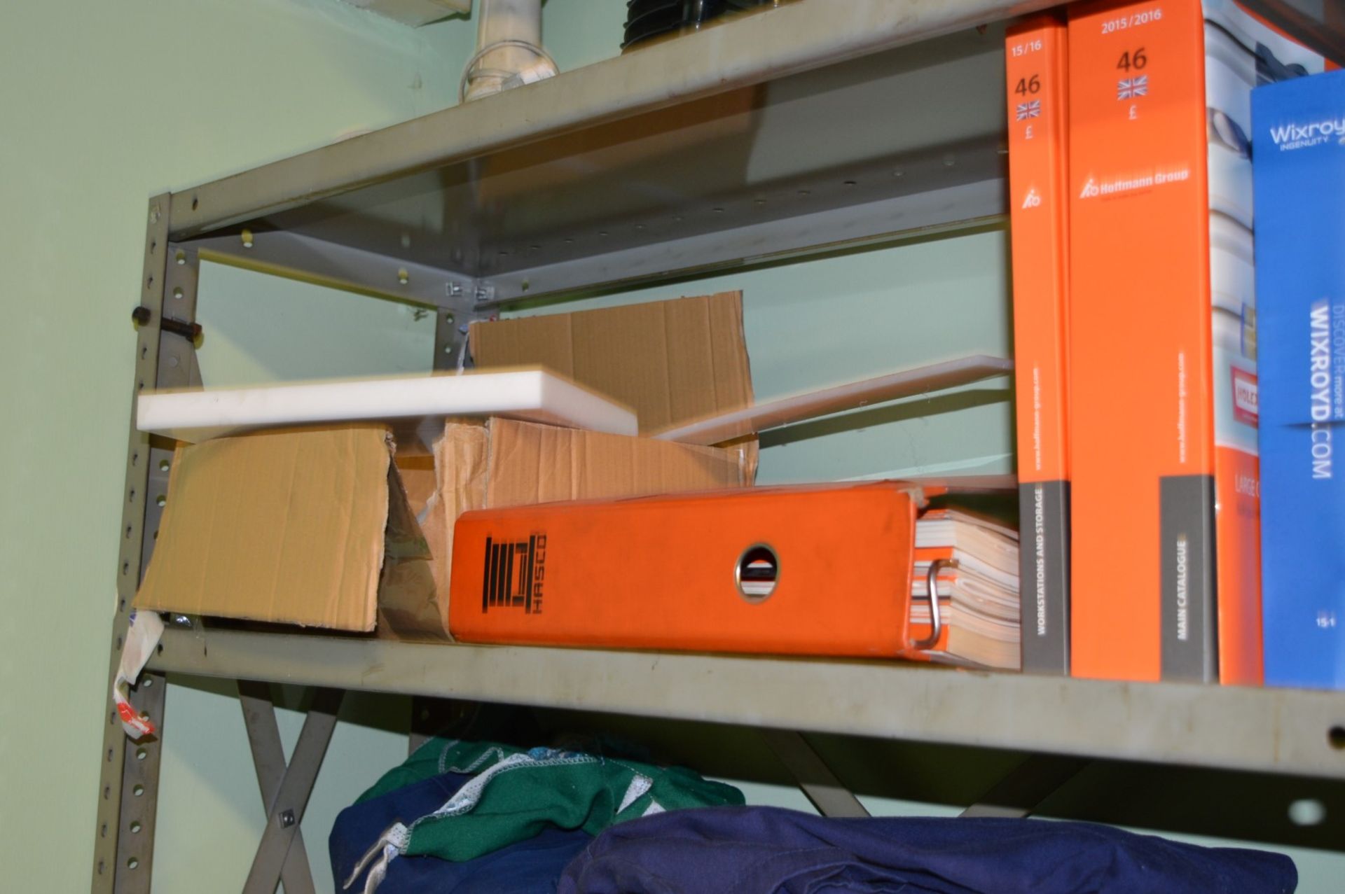 1 x Set of Storage Shelves With Contents - CL202 - Ref EN505 - Location: Worcester WR14 - Image 18 of 30