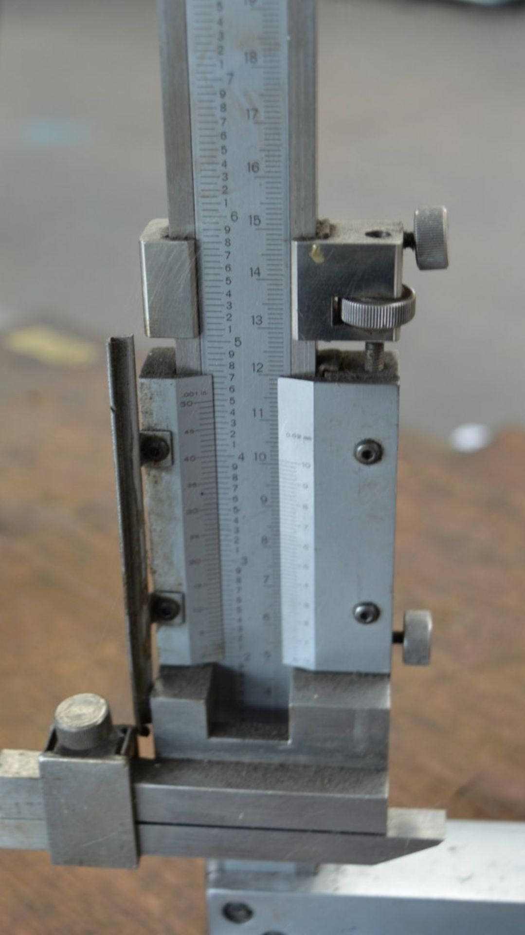 1 x Mitutoyo Vernier Height Gauge - 300mm / 12 Inch - Made in Japan - CL202 - Ref EN028 - - Image 4 of 5