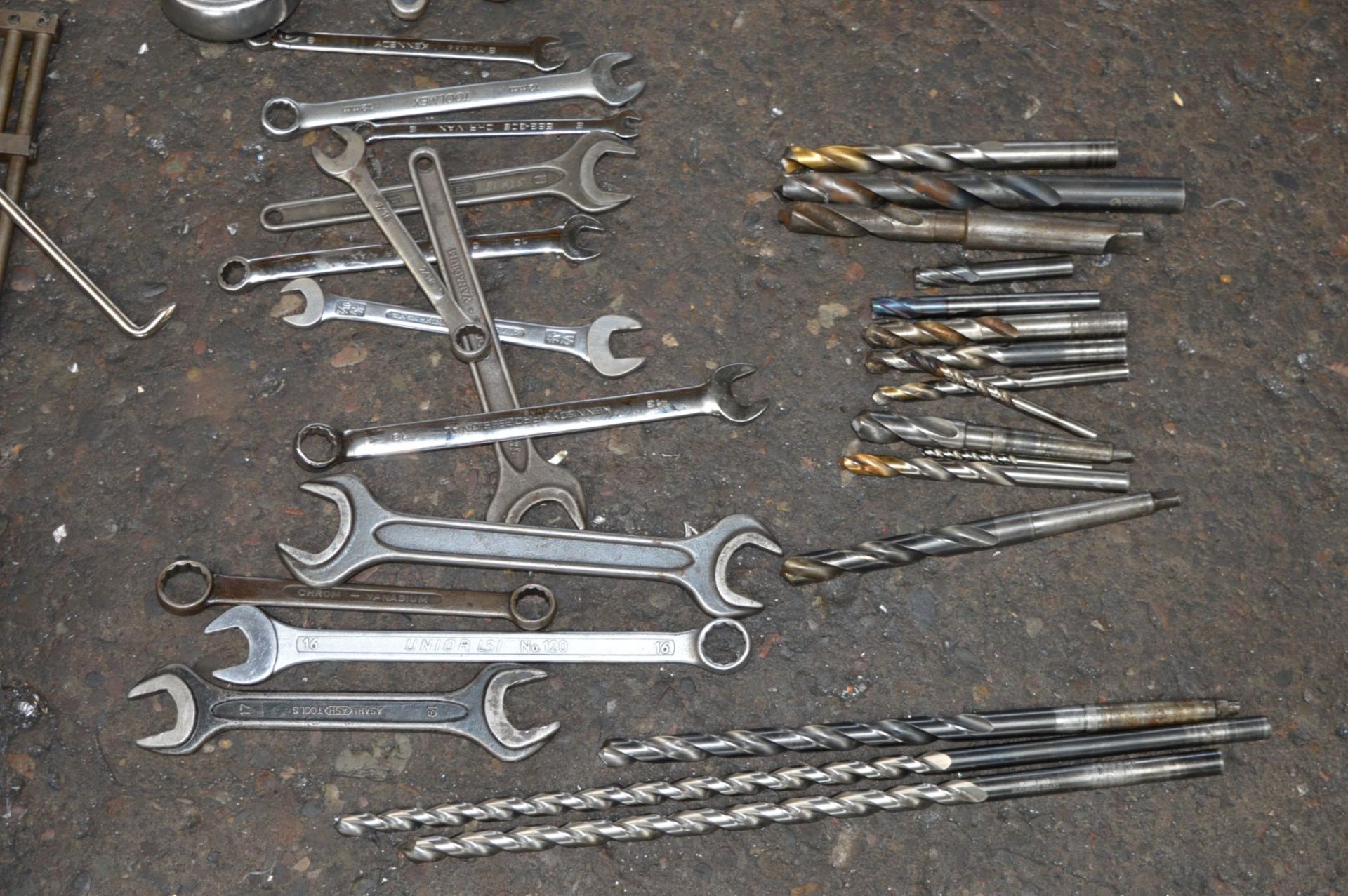 1 x Assorted Collection of Various Tools - Includes Approx 150 Pieces - Spanners, Allen Keys, - Image 3 of 8