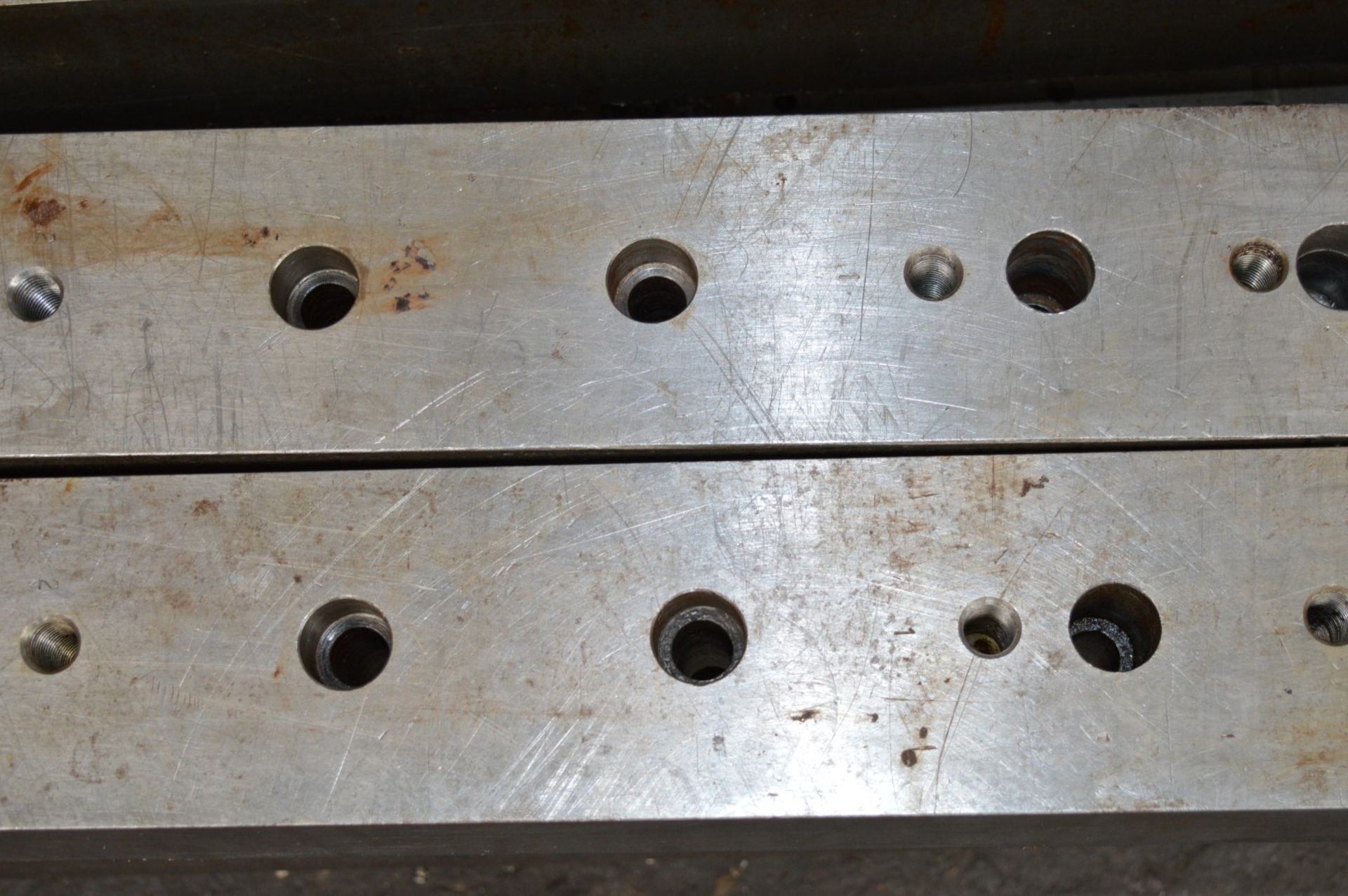 8 x Large Steel Blocks With Threaded Inserts - 91cm and 60cm in Length - CL202 - Ref EN256 Location: - Image 5 of 10