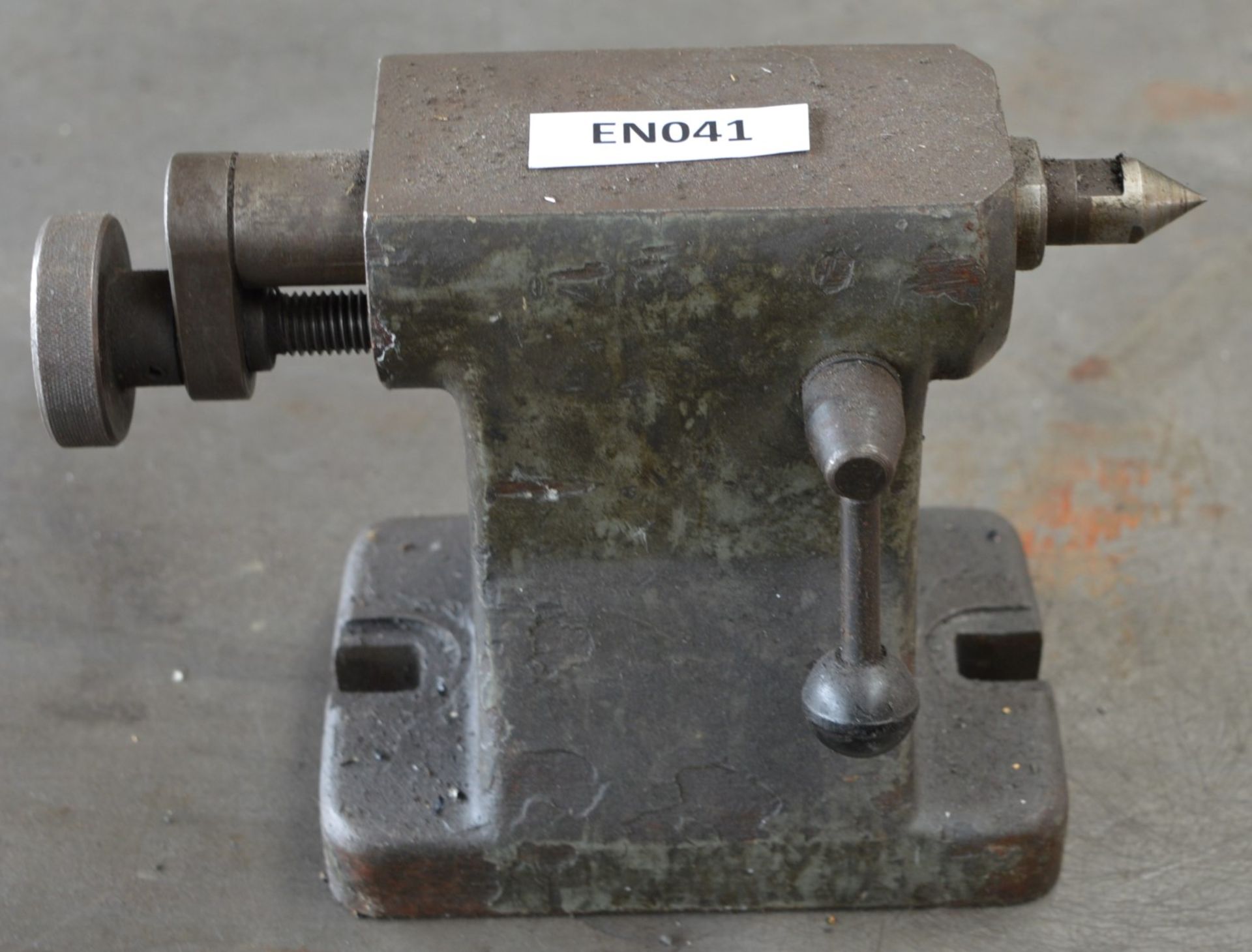 1 x Bench Mounted Engineers Lathe - Vintage Heady Duty Lathe Suitable For Mounting on - Image 2 of 4