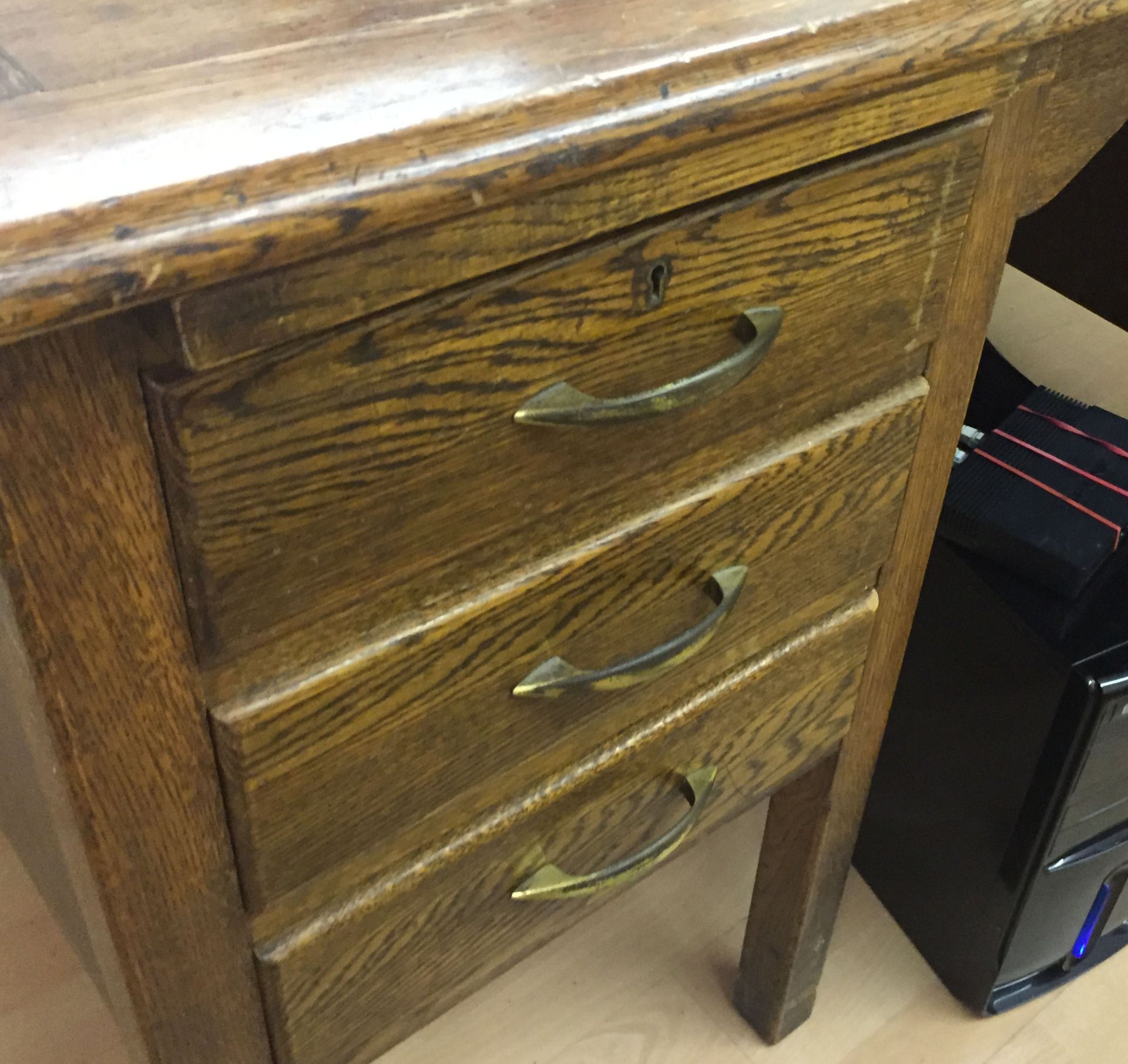 1 x Attractive Writing Desk - CL171 - Location: London, N4 - Image 3 of 8