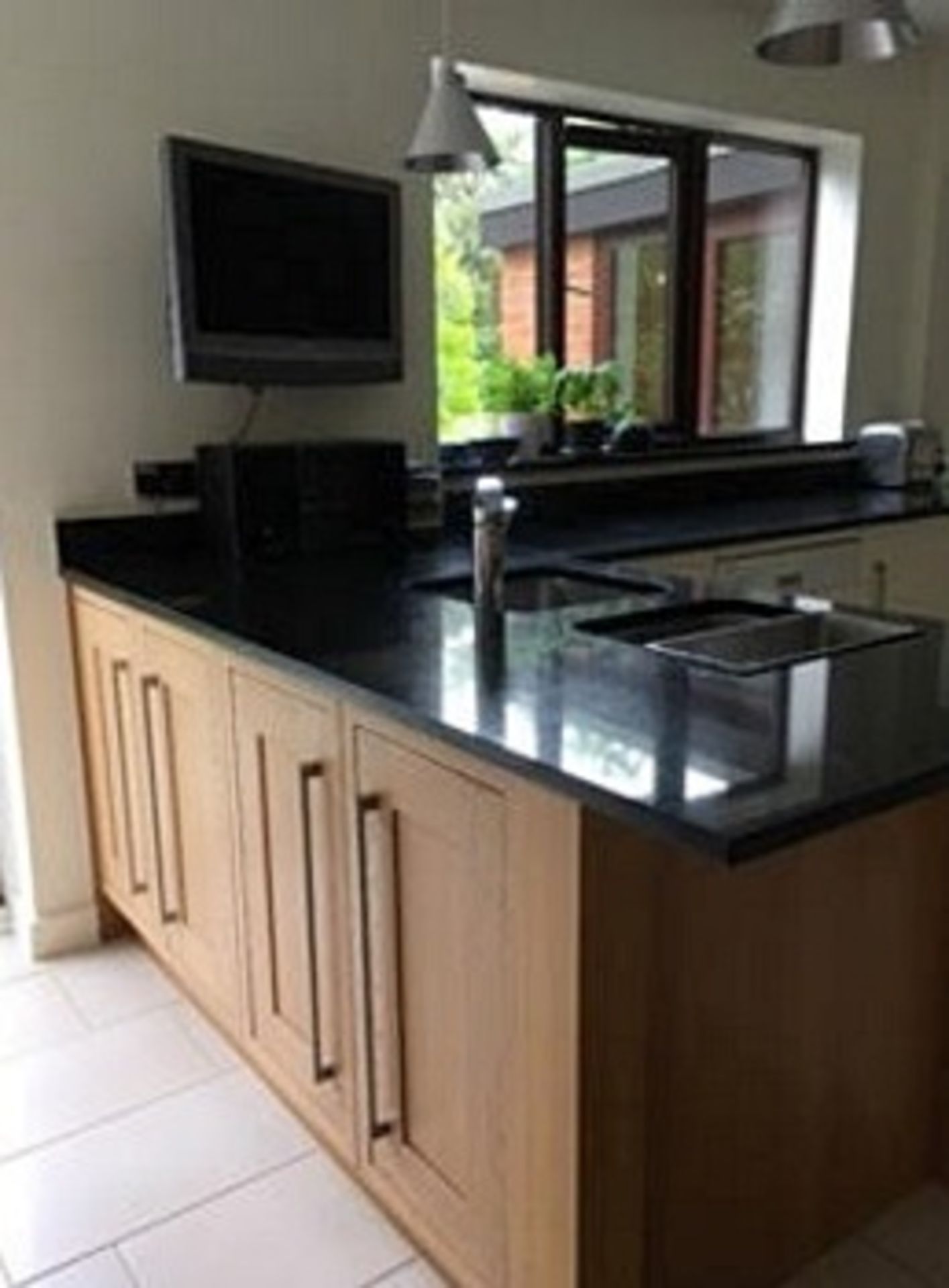 1 x Bespoke Solid Wood Fitted Kitchen With Granite Worktops - Pre-owned In Good Condtion - CL172 - - Image 4 of 22