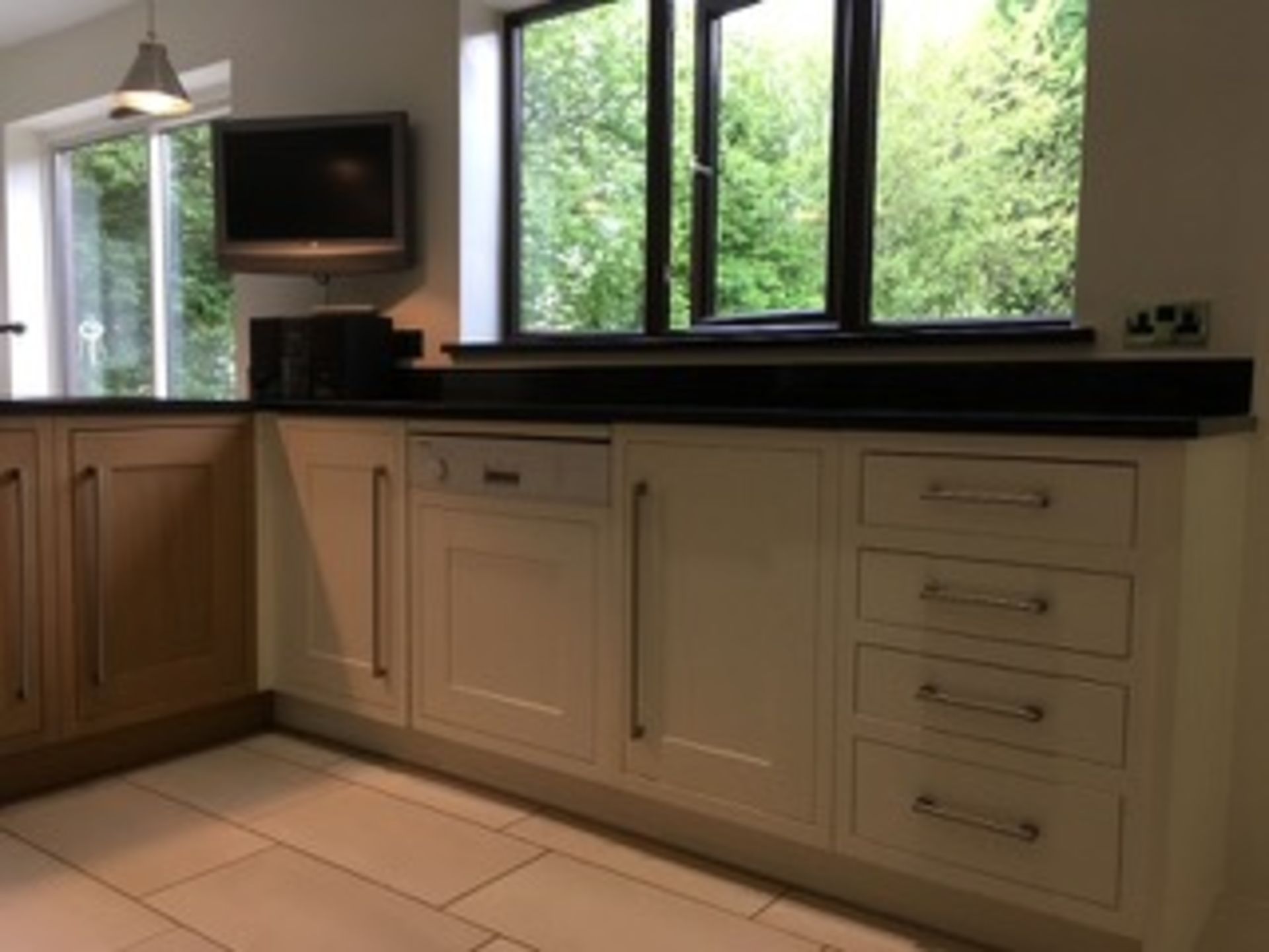 1 x Bespoke Solid Wood Fitted Kitchen With Granite Worktops - Pre-owned In Good Condtion - CL172 - - Image 11 of 22