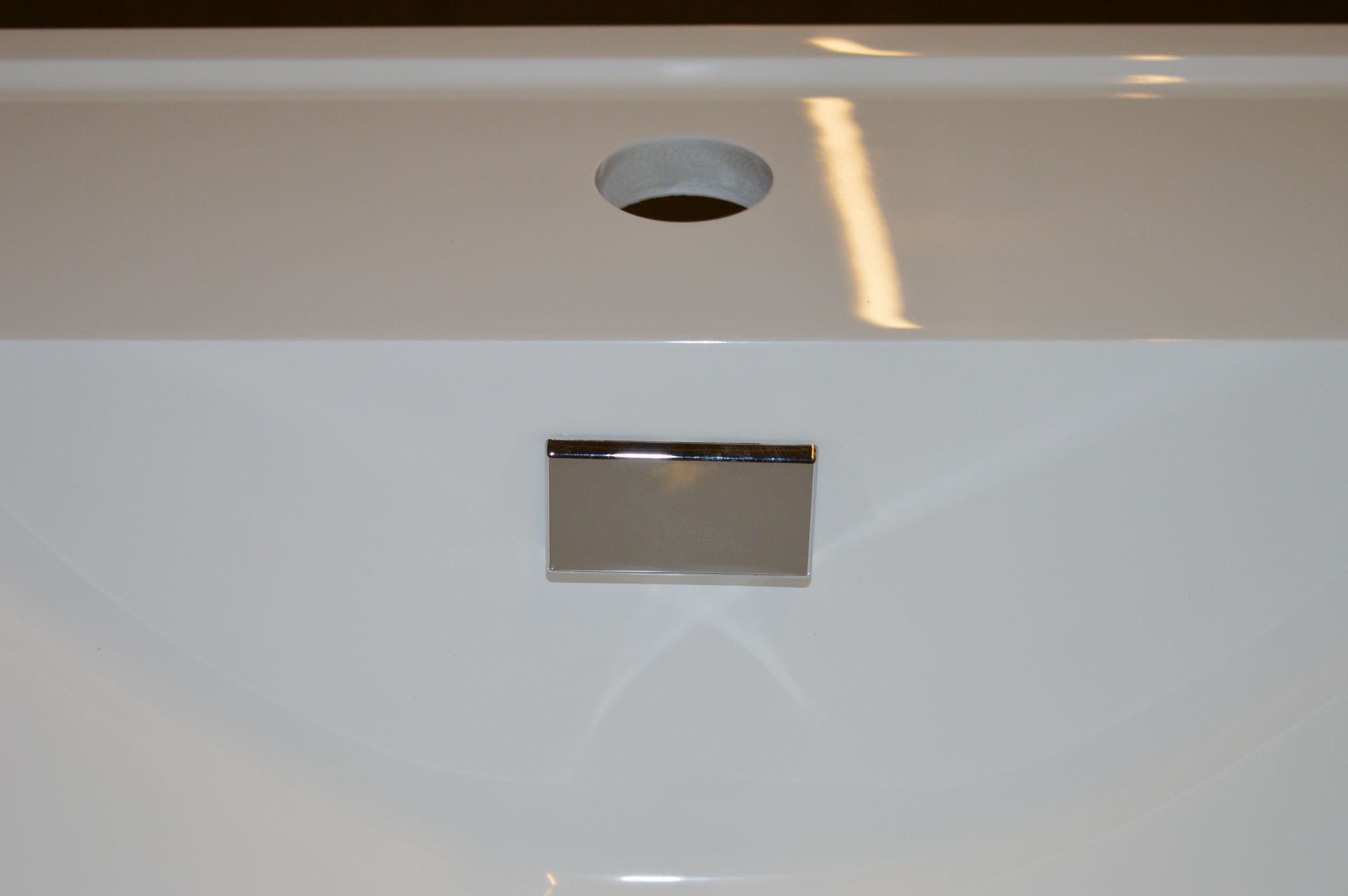 1 x Vogue Onyx White Gloss 600mm Bathroom Vanity Unit With Wash Basin - Vinyl Wrap Coating for - Image 8 of 11