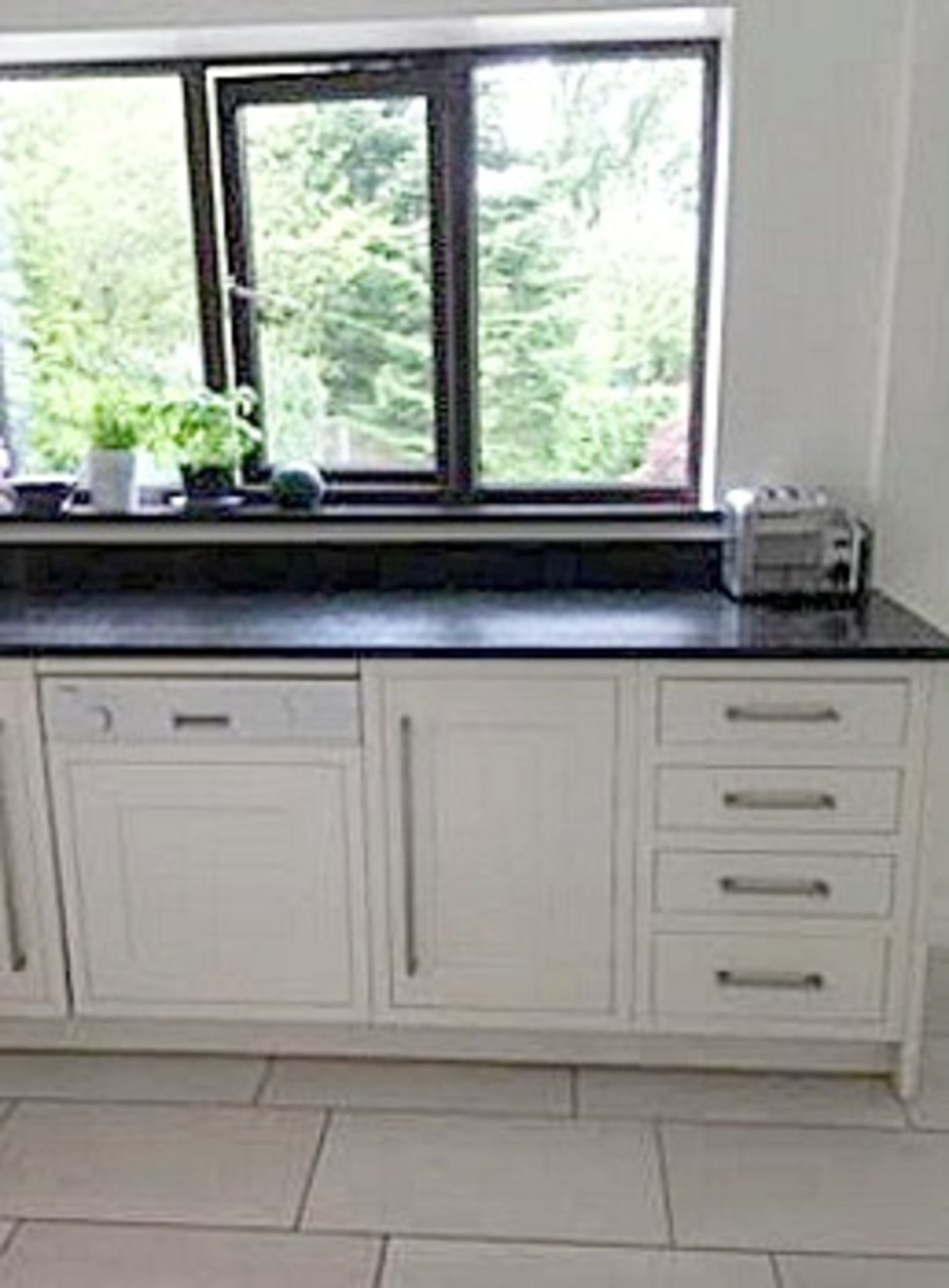 1 x Bespoke Solid Wood Fitted Kitchen With Granite Worktops - Pre-owned In Good Condtion - CL172 - - Image 7 of 22