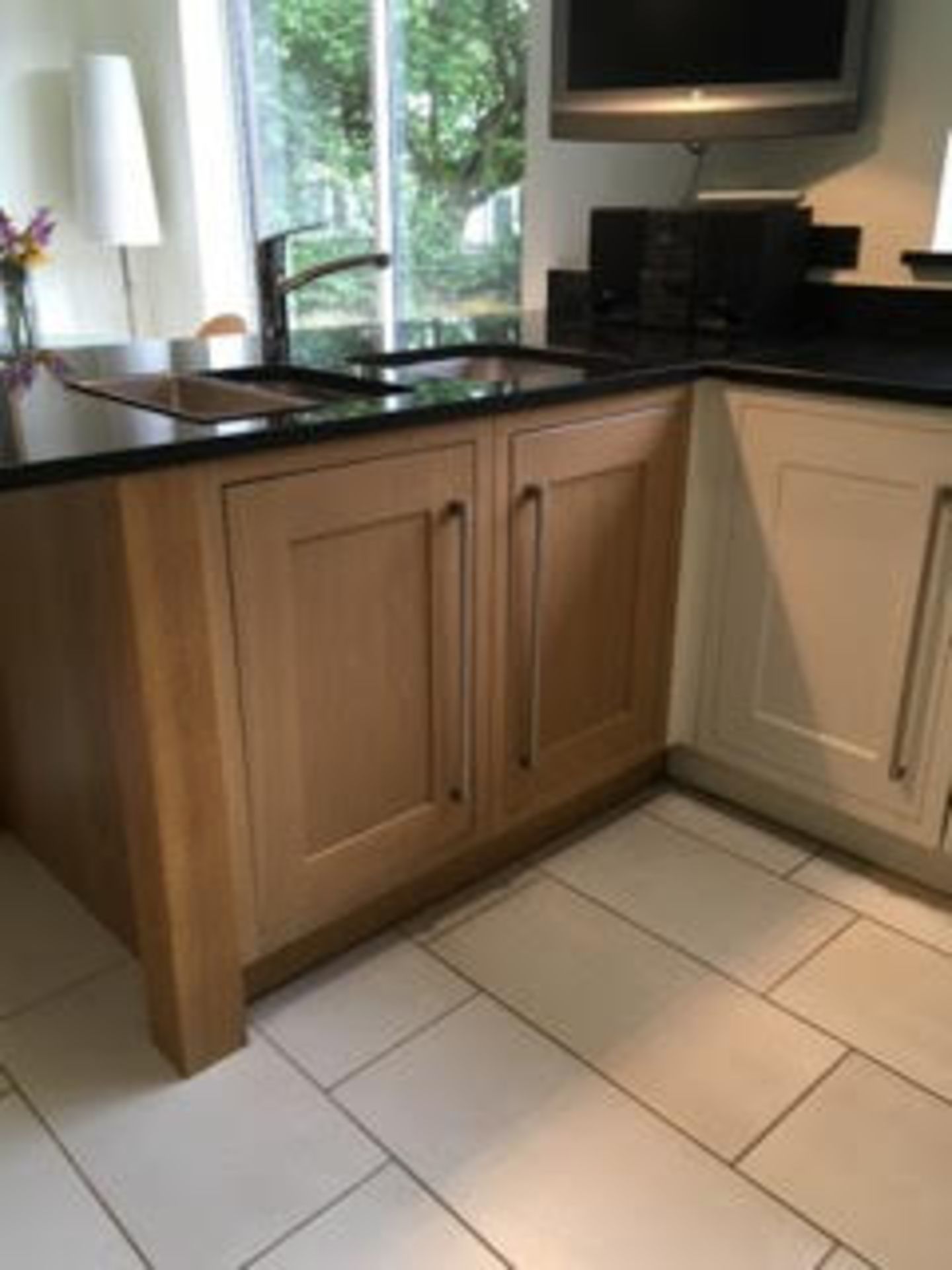 1 x Bespoke Solid Wood Fitted Kitchen With Granite Worktops - Pre-owned In Good Condtion - CL172 - - Image 9 of 22