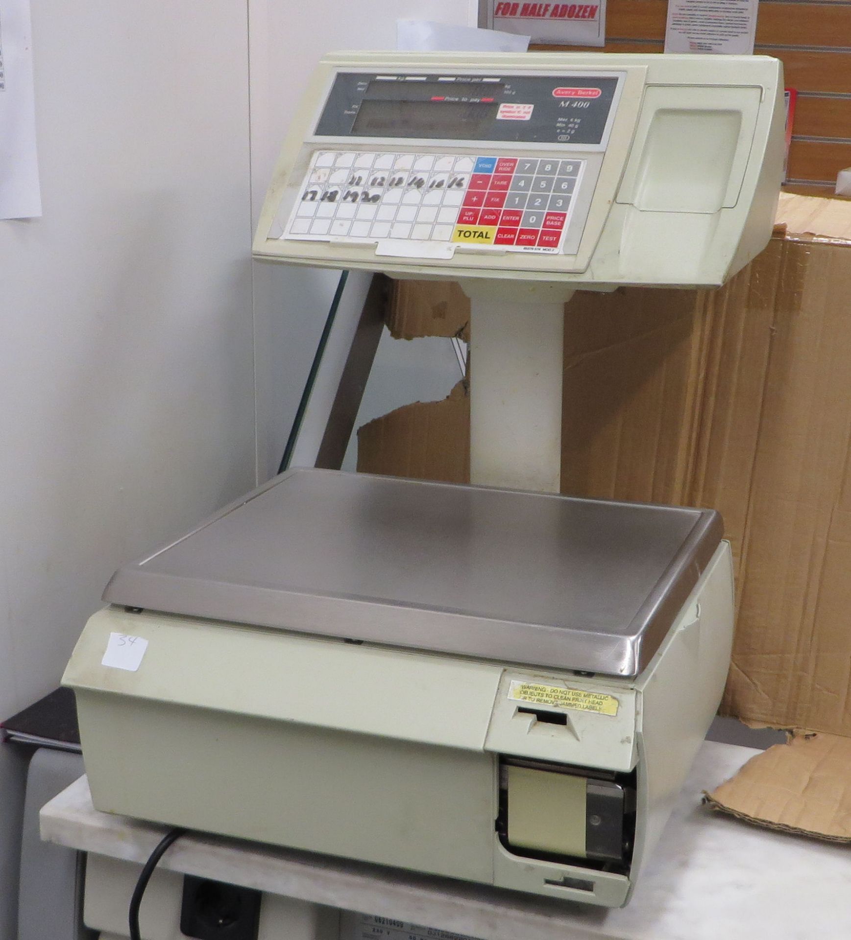 1 x Avery Berkel M400 Retail System Scale with column-mounted display, keyboard and built-in label / - Image 4 of 7