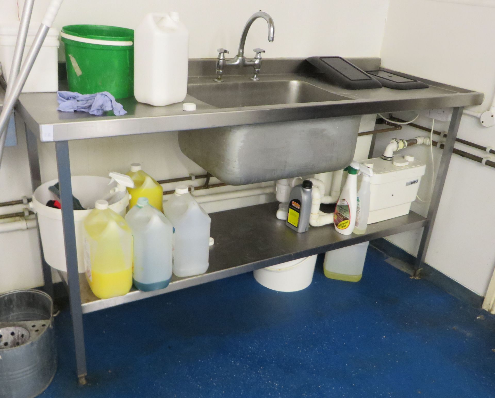 1 x Metal Sink - Single Bowl, Double Draining Boards - Ref: 028 - CL173 - Location: Altrincham WA15< - Image 2 of 7