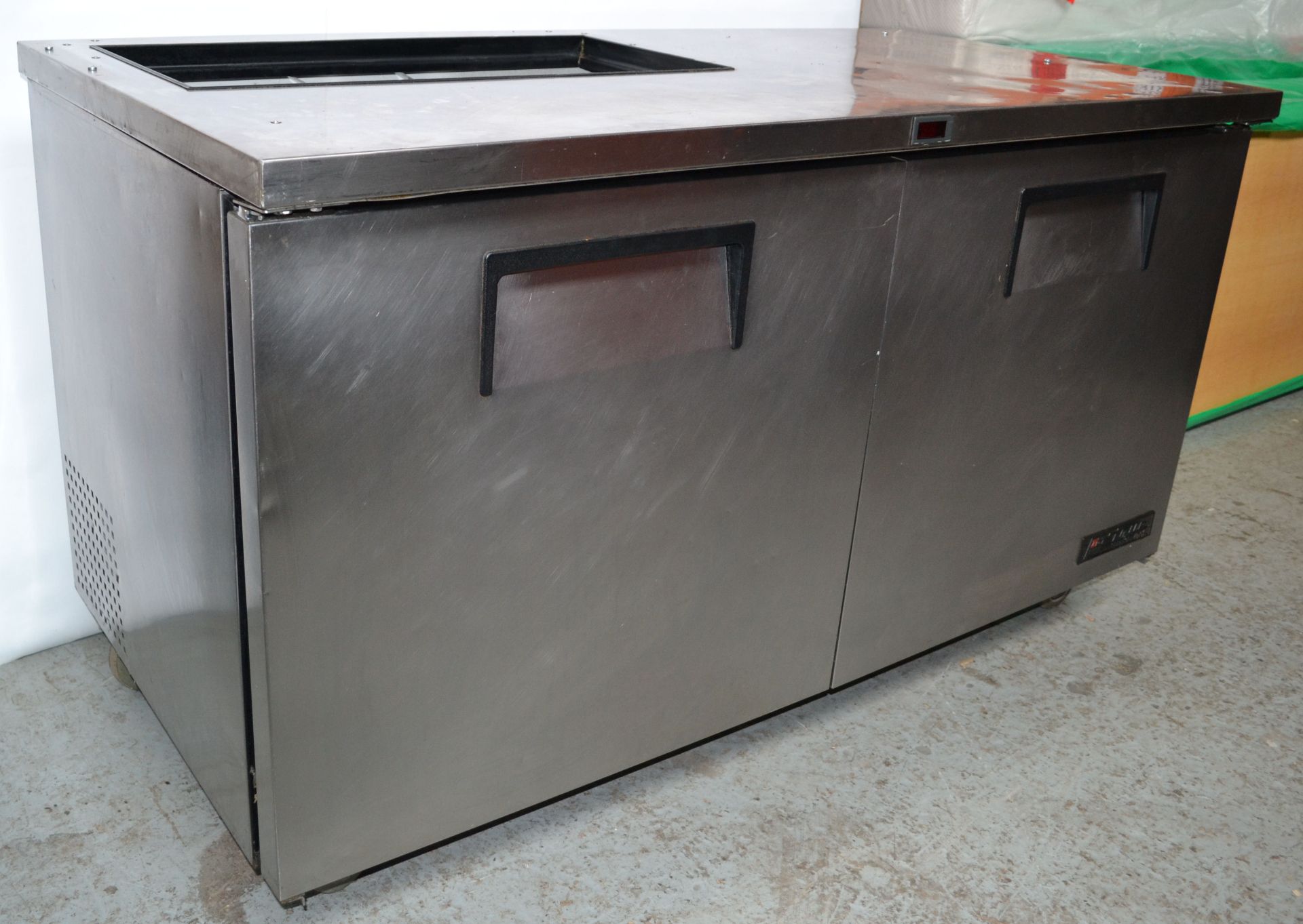 1 x TRUE TUC-60 60" Wheeled Undercounter Refrigerator - Ref NCE006 - CL007 - Location: Altrincham WA - Image 2 of 14