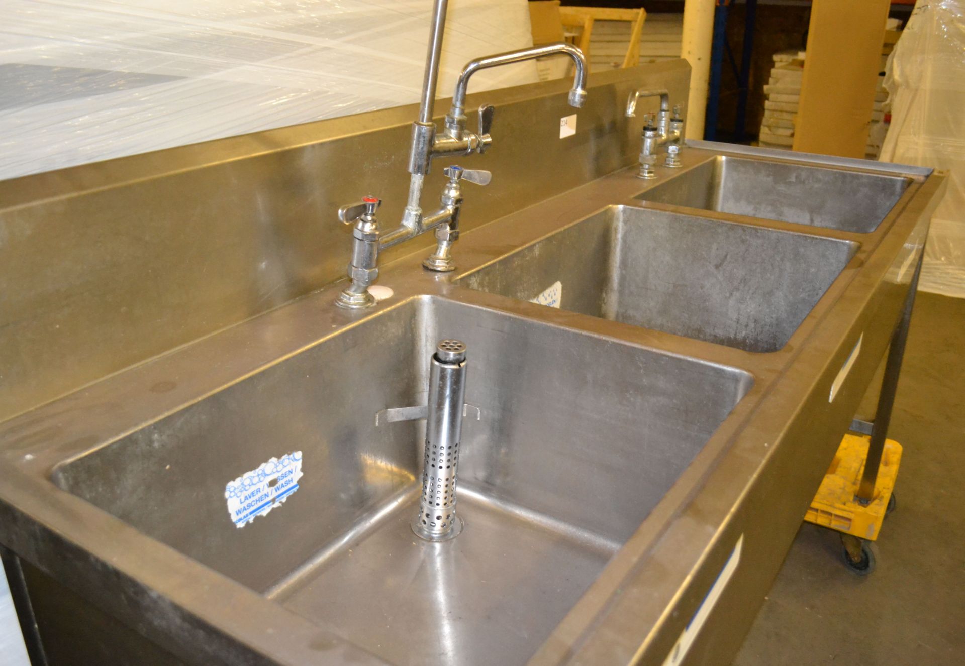 1 x Large Triple Sink Unit with Taps - Approx 190x66.5x108cm - Deep (approx. 30cm) Sinks - Ref:NCE03 - Image 4 of 9