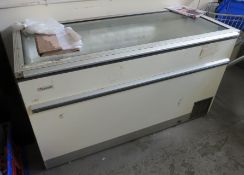 1 x Caravell Chest Freezer - Ref: 09 - CL173 - Location: Altrincham WA15Dimensions: 1540mm (