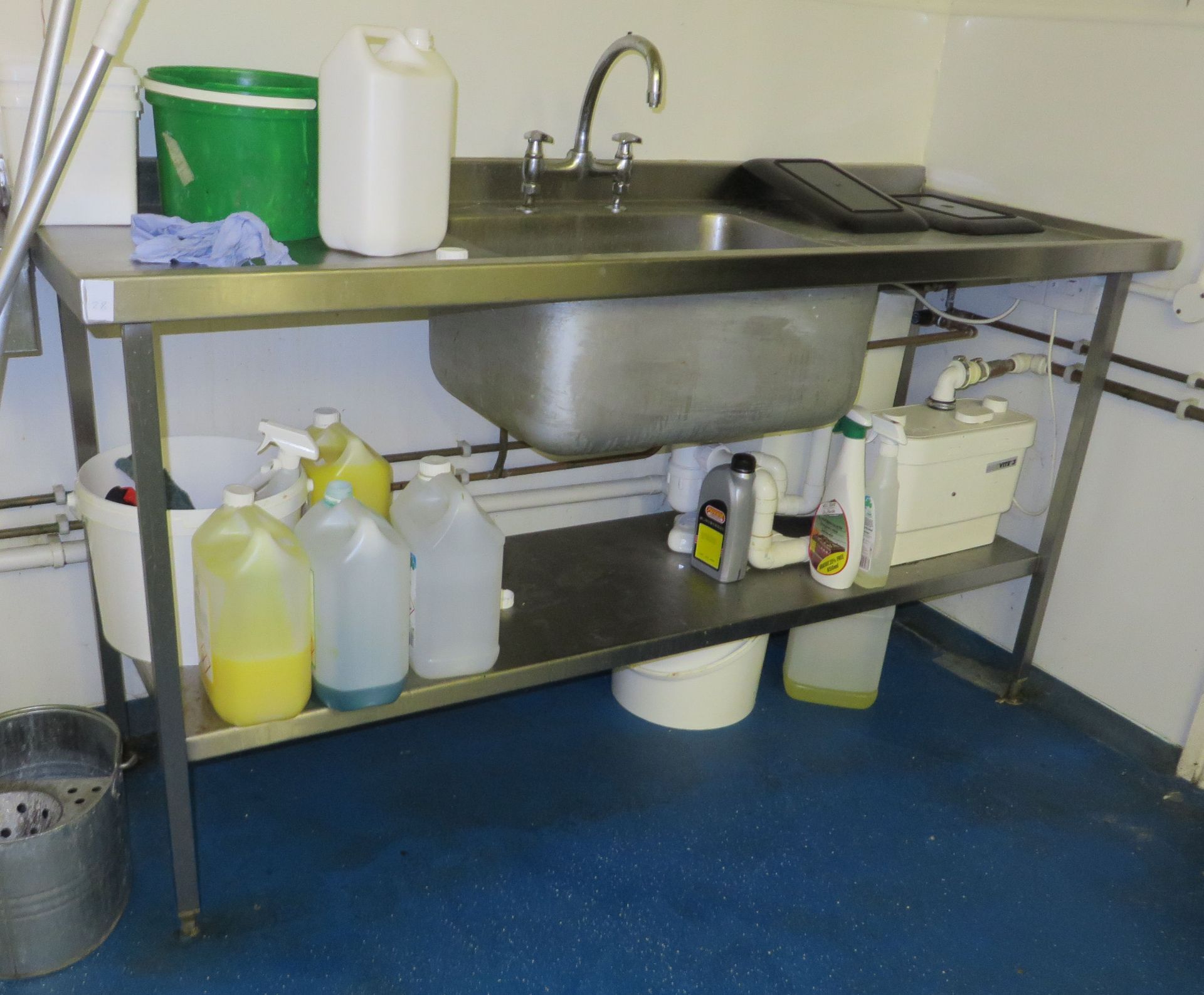1 x Metal Sink - Single Bowl, Double Draining Boards - Ref: 028 - CL173 - Location: Altrincham WA15< - Image 3 of 7