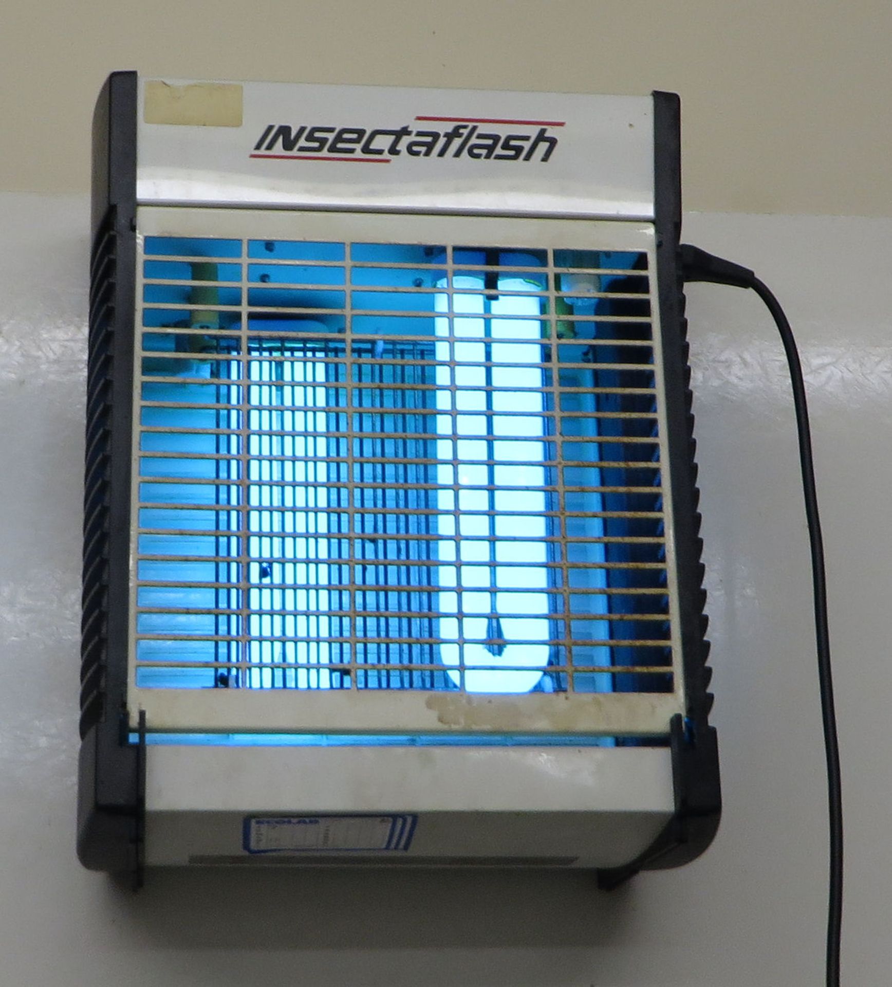 2 x Insectaflash Fly Zappers + 1 x Eazyzap - Ref: 035 - CL173 - Location: Altrincham WA15 Item is i